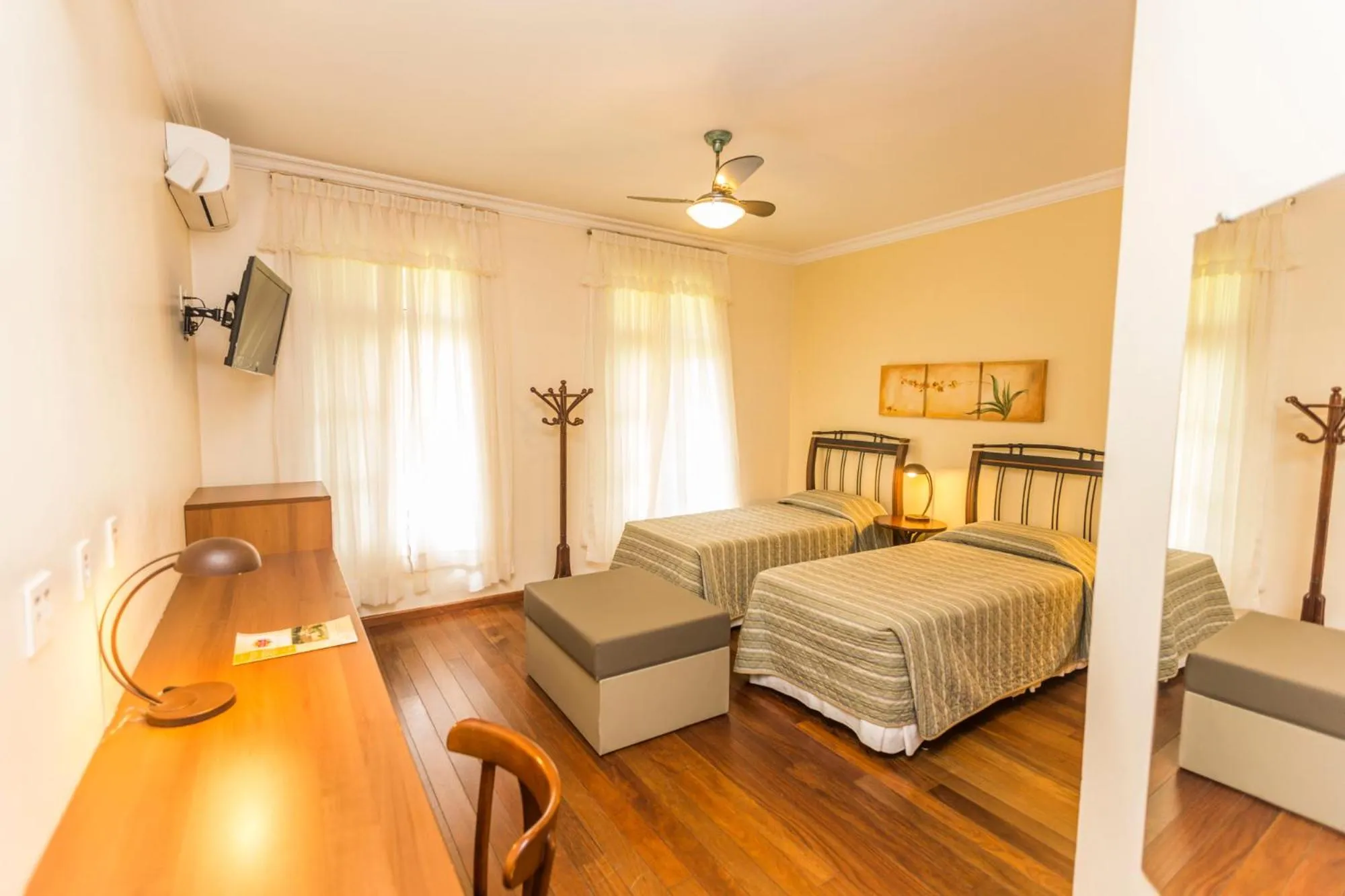 Bedroom, Bed in Hotel Villa Michelon