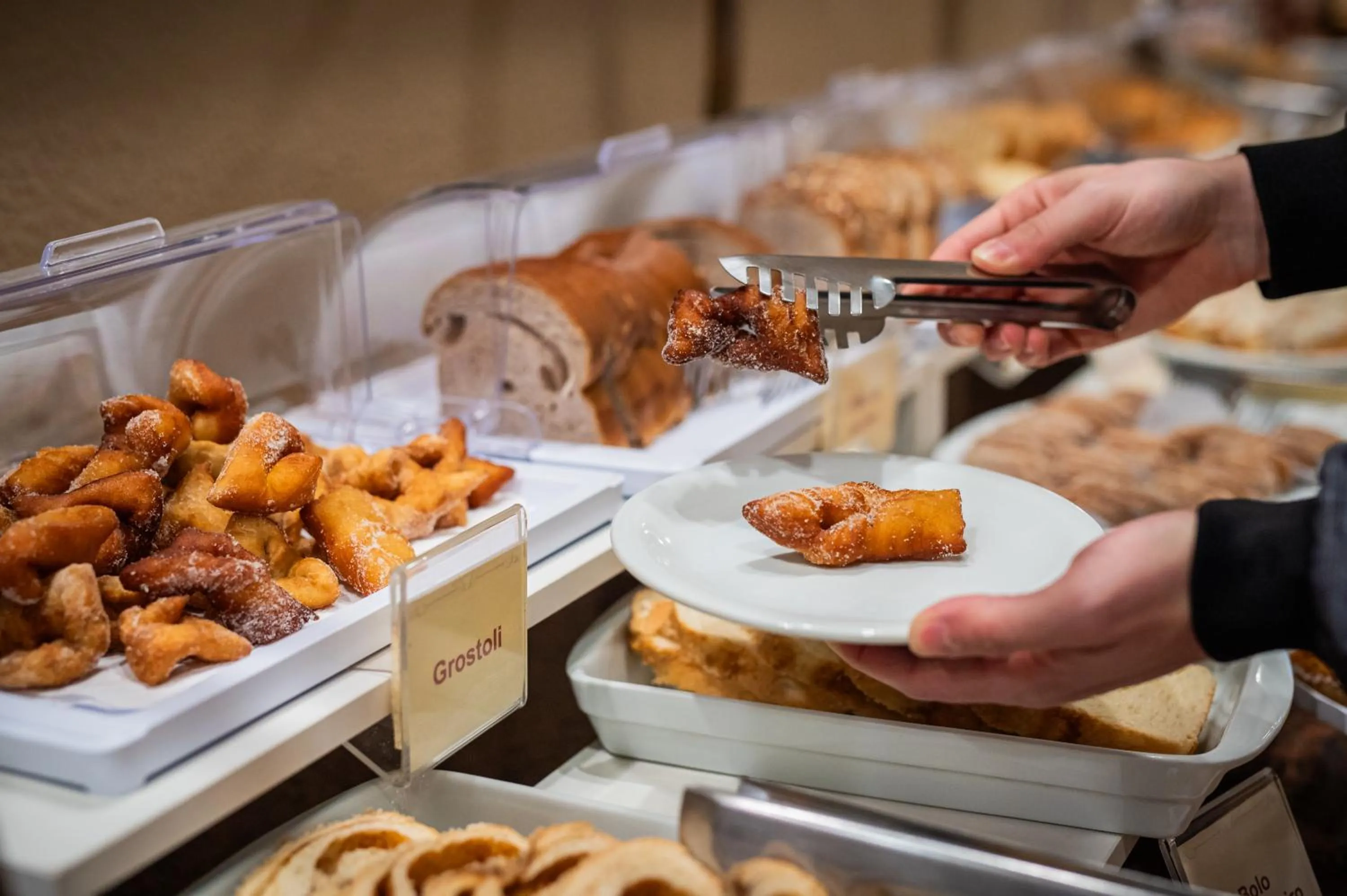 Breakfast in Hotel Villa Michelon
