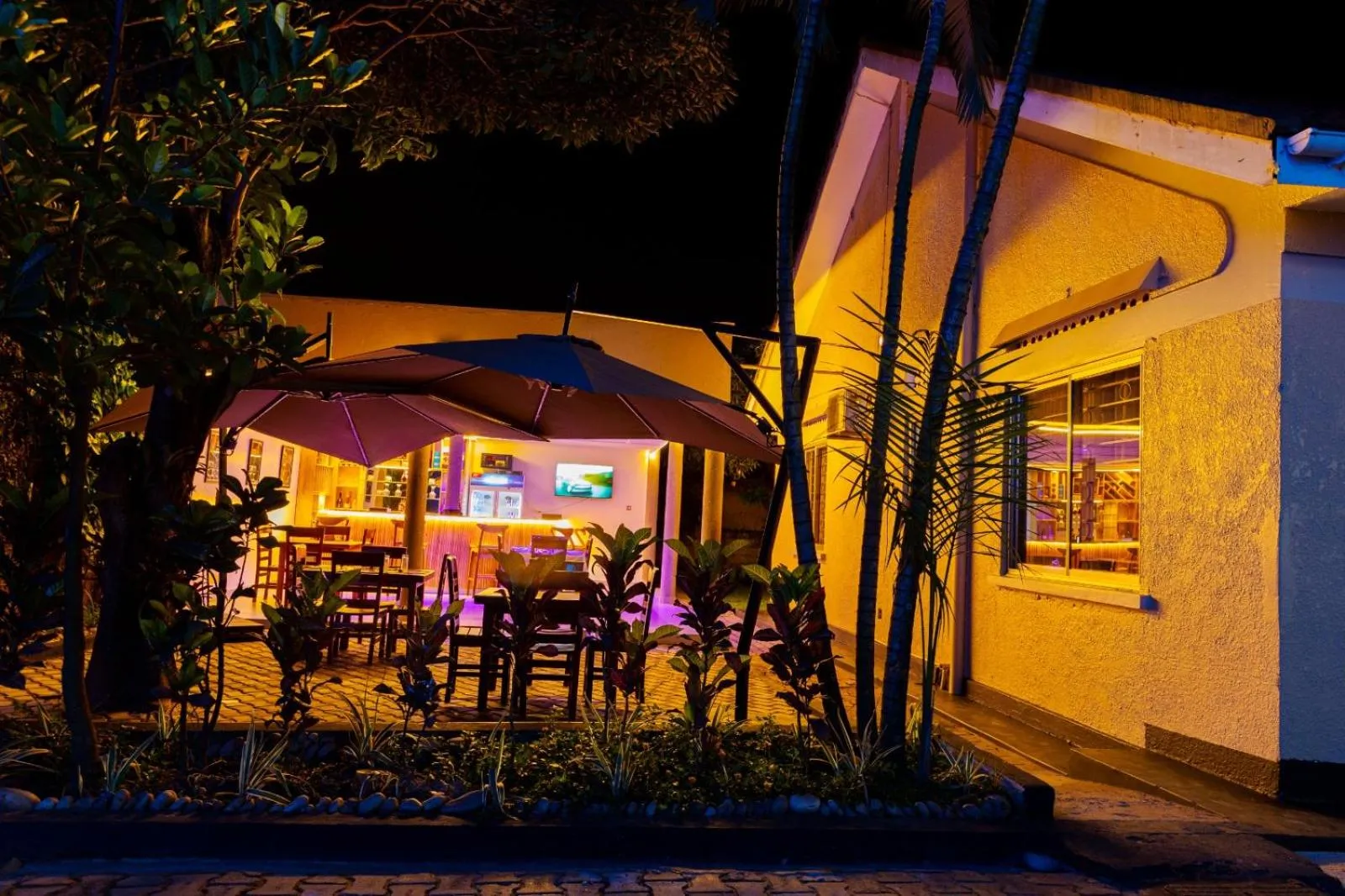 Restaurant/places to eat in SKA The Boutique Munyonyo