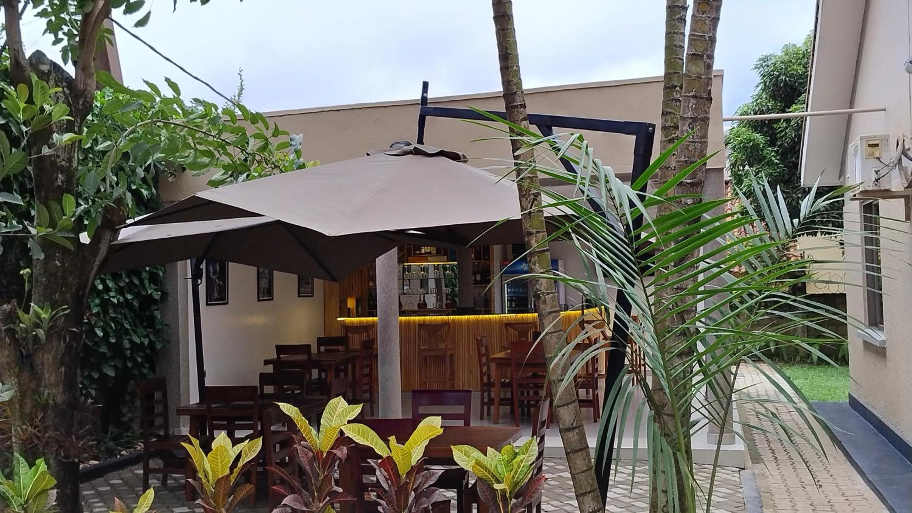 Restaurant/places to eat in SKA The Boutique Munyonyo