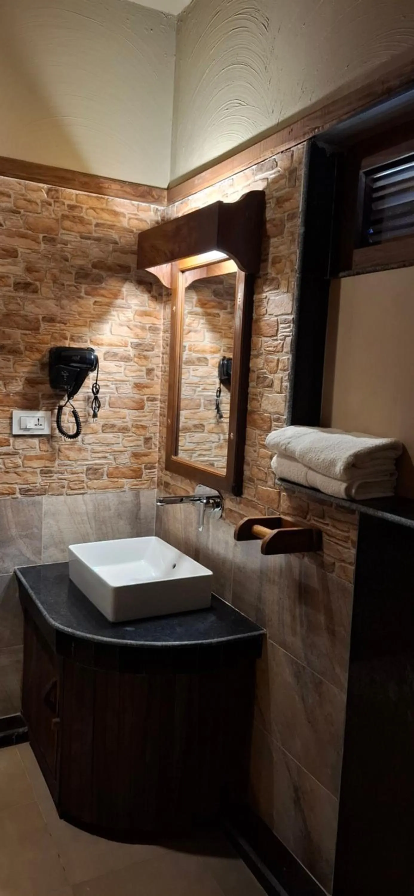 hair dryier in River View Jungle Camp