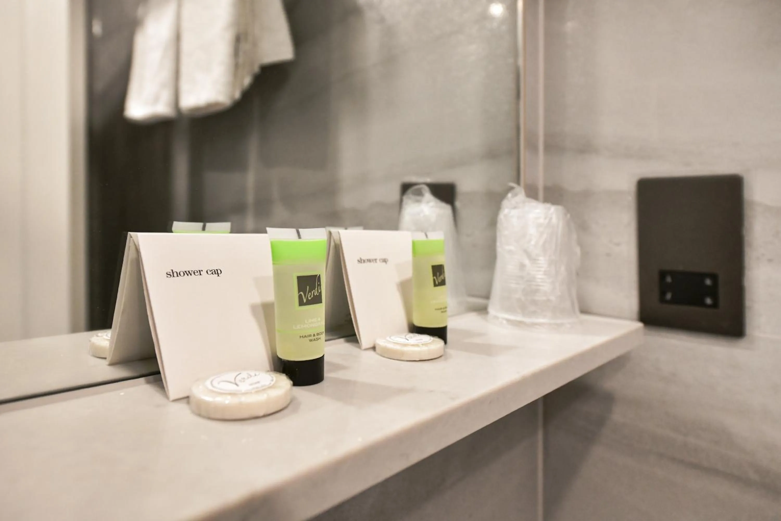 Bathroom in Park Avenue Bayswater Inn Hyde Park