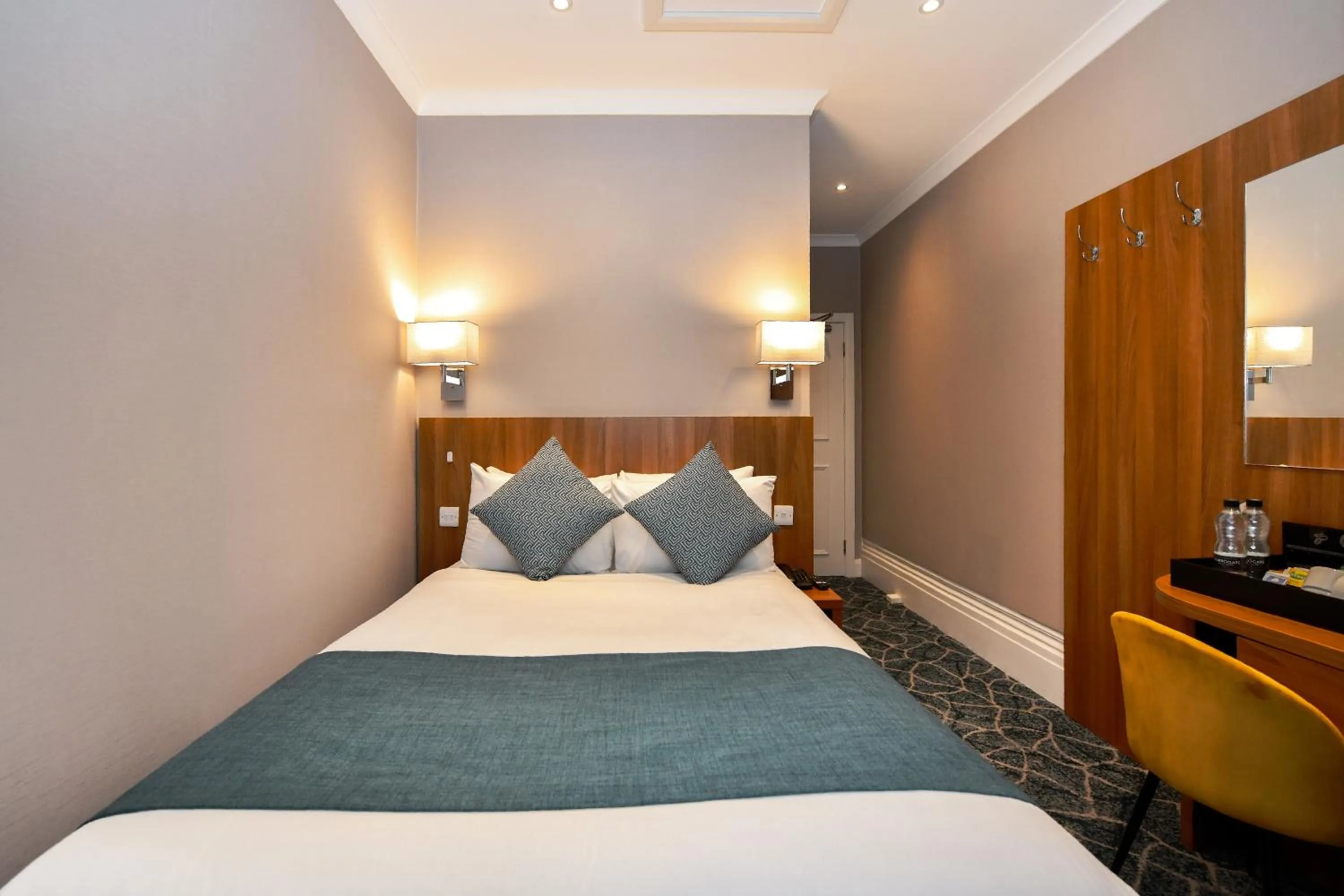 Bedroom, Bed in Park Avenue Bayswater Inn Hyde Park