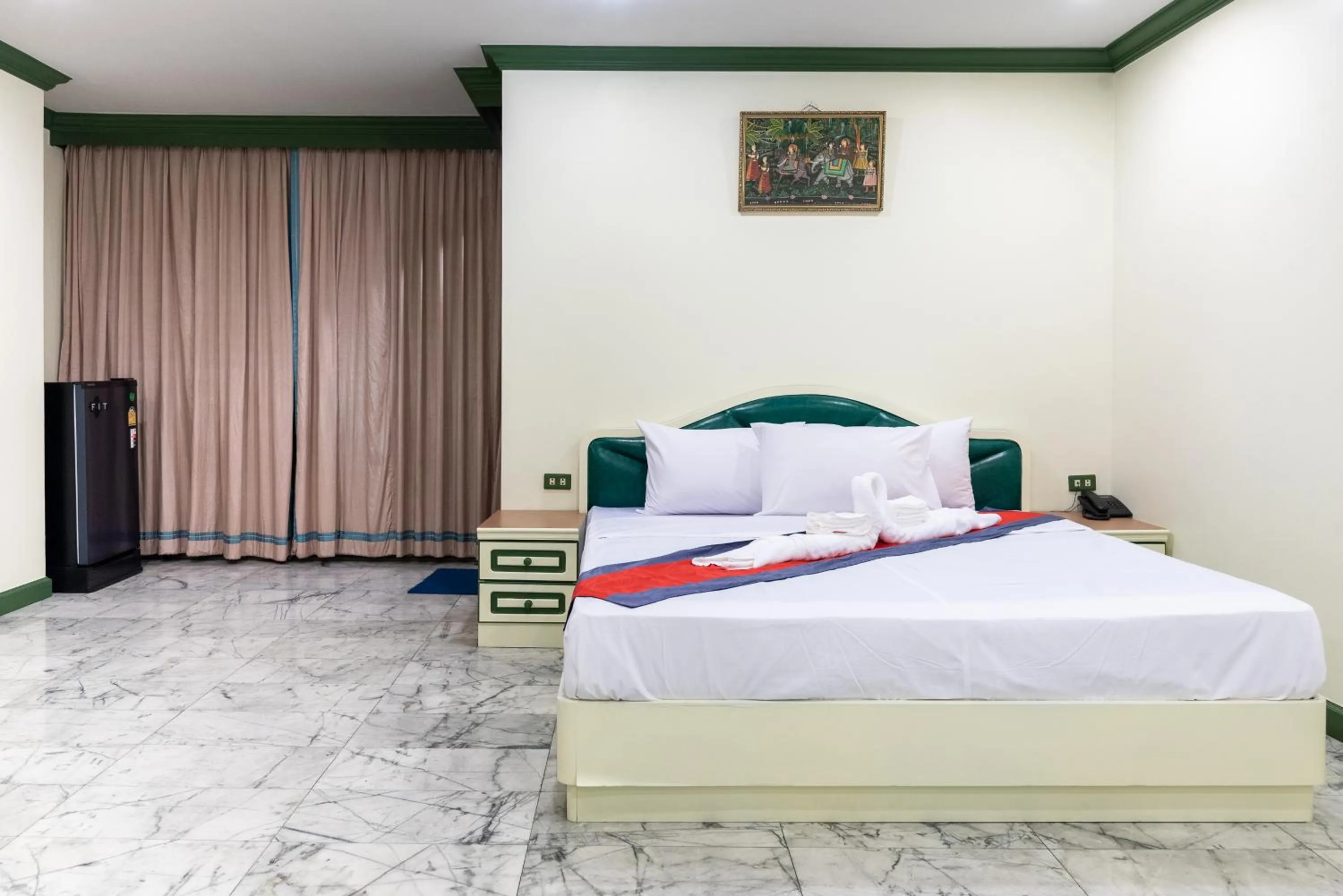 Bed in 75 Paradise Lane Managed by Loft Group