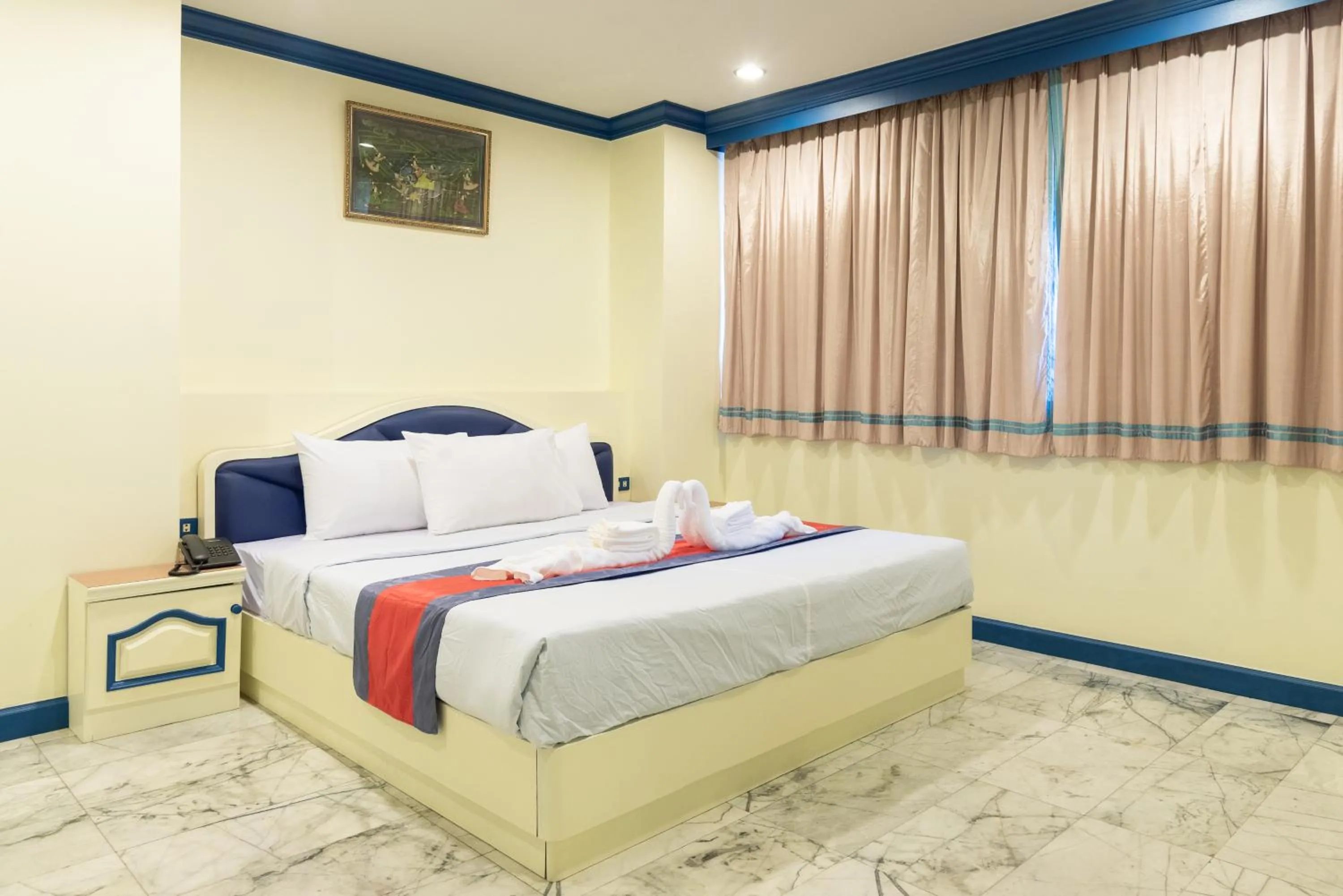 Bed in 75 Paradise Lane Managed by Loft Group