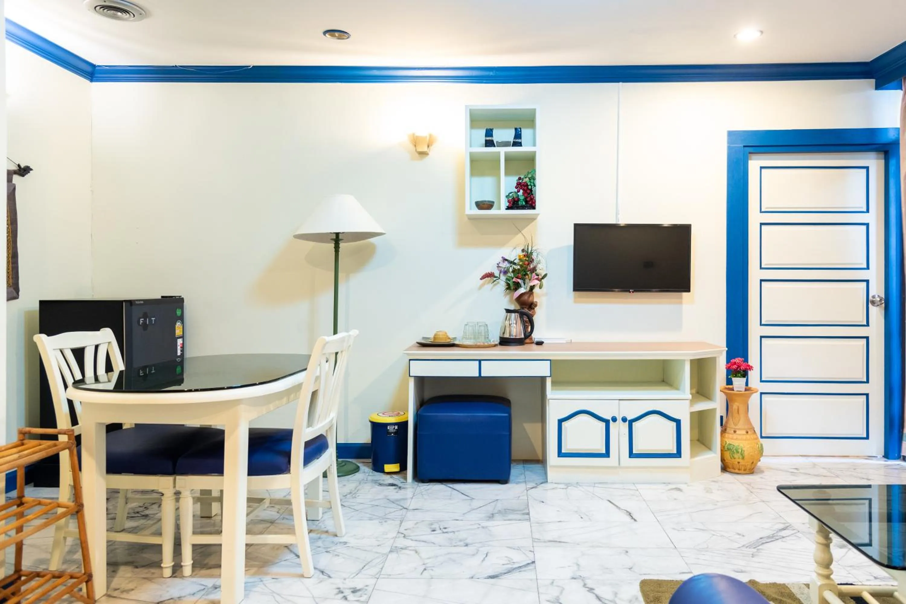 TV and multimedia in 75 Paradise Lane Managed by Loft Group