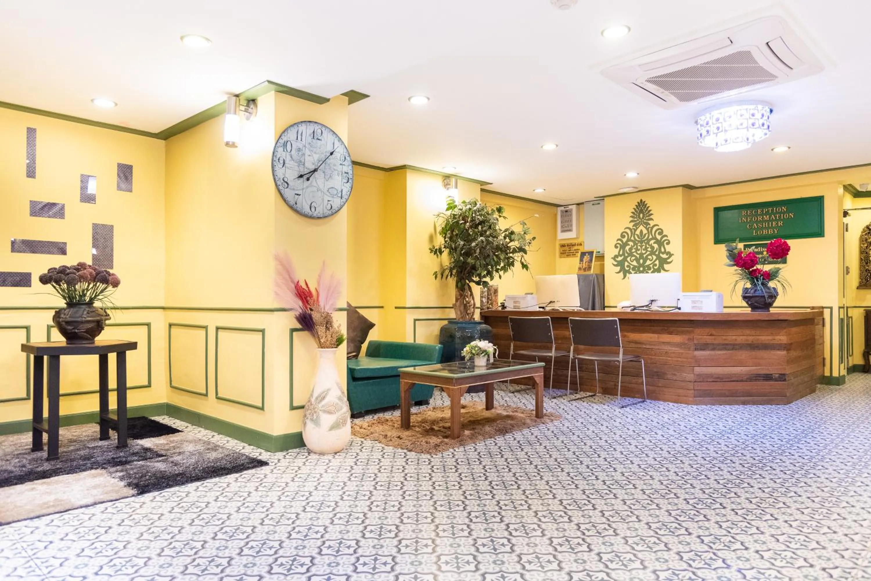 Seating area in 75 Paradise Lane Managed by Loft Group