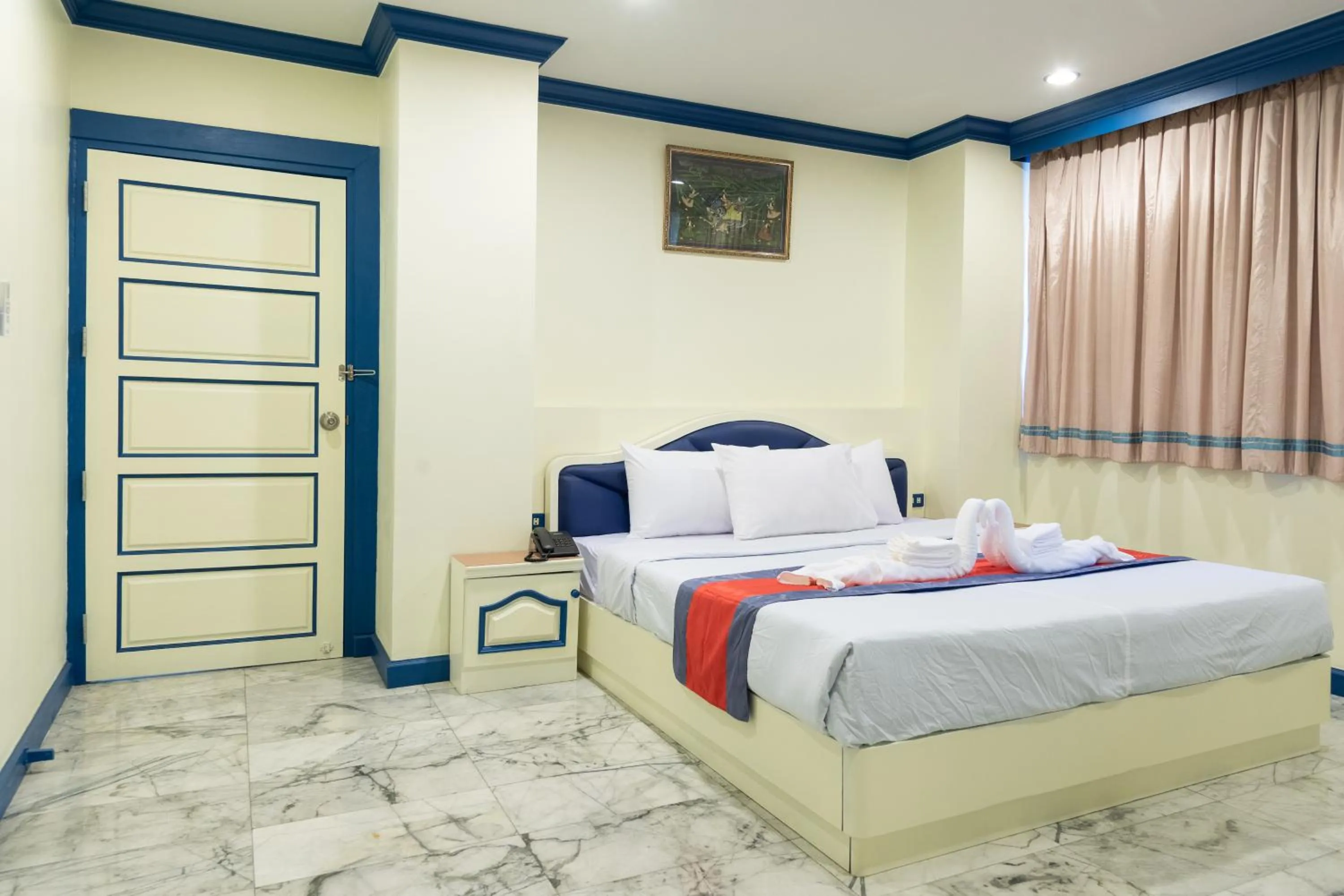 Bed in 75 Paradise Lane Managed by Loft Group