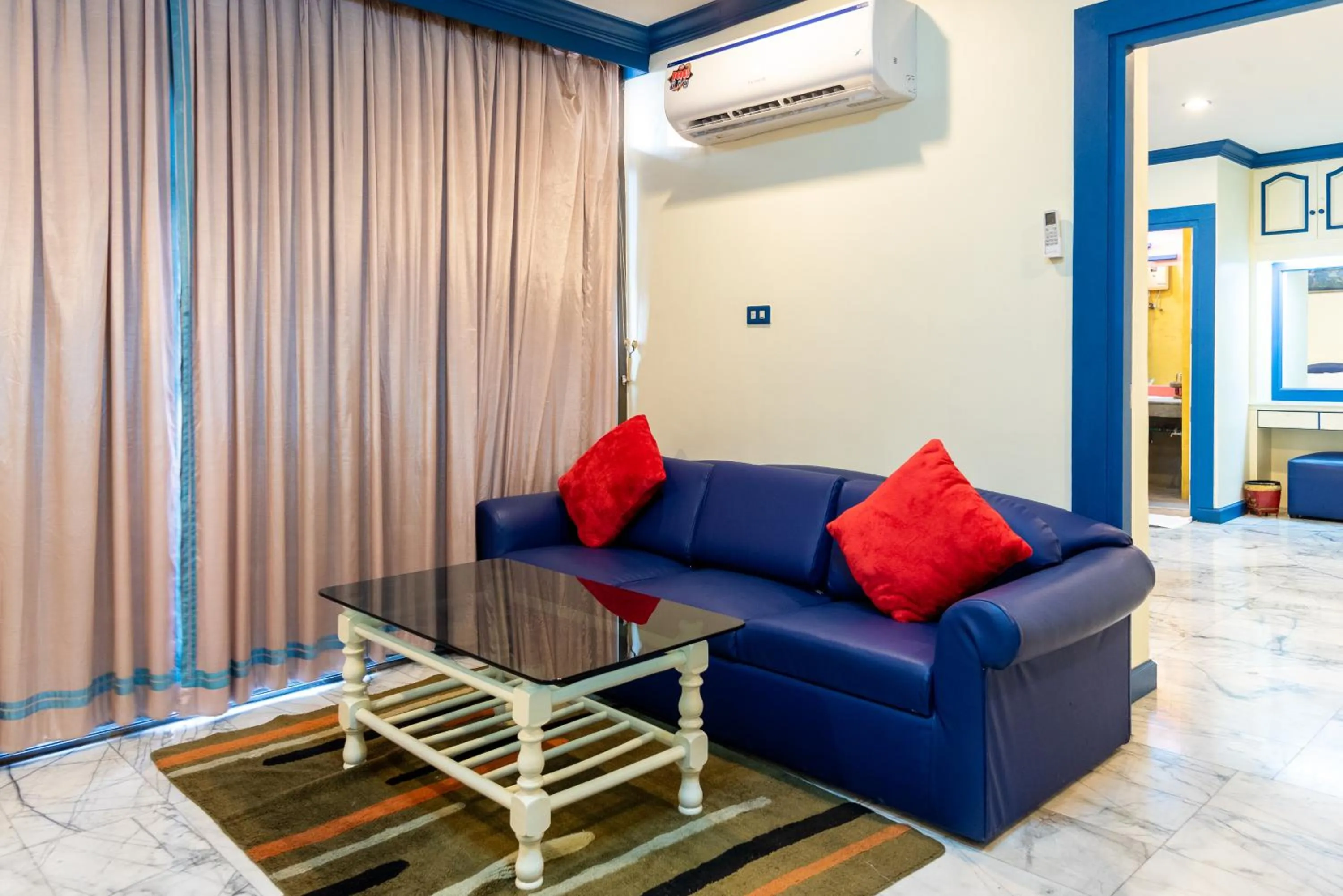 Living room in 75 Paradise Lane Managed by Loft Group