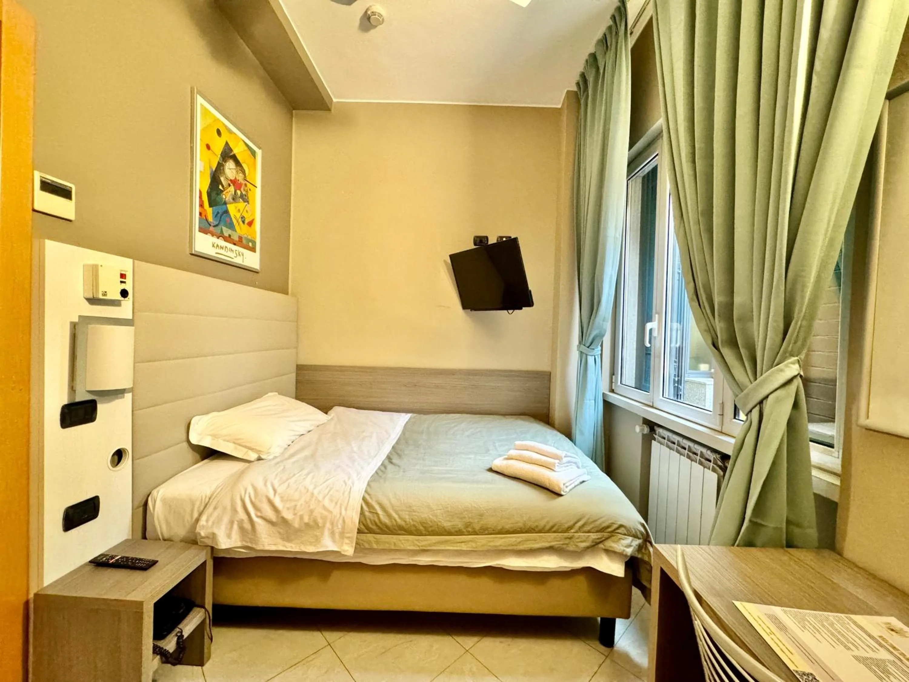 Bedroom, Bed in Hotel Parma