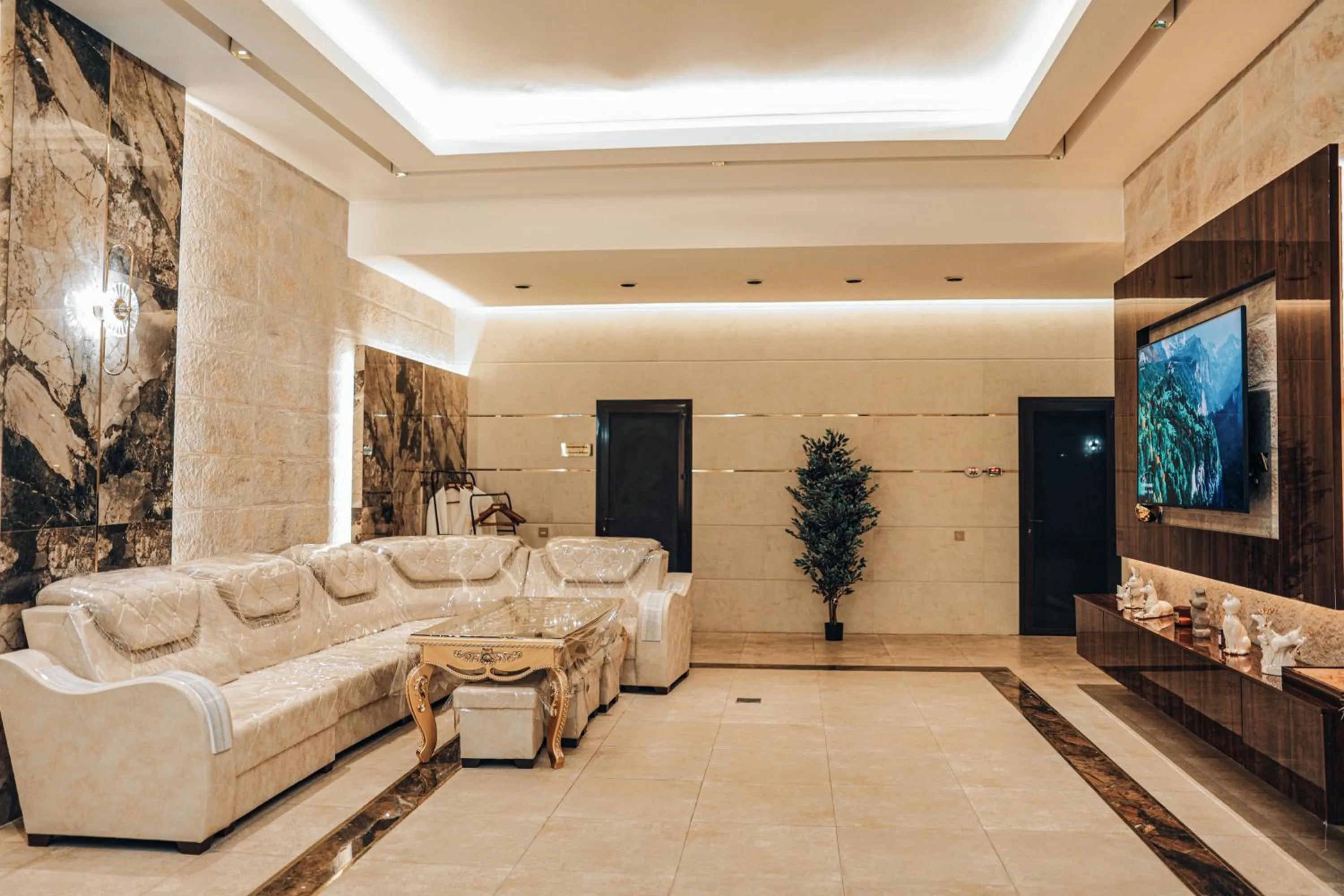 TV and multimedia in KANGURT Grand Hotel