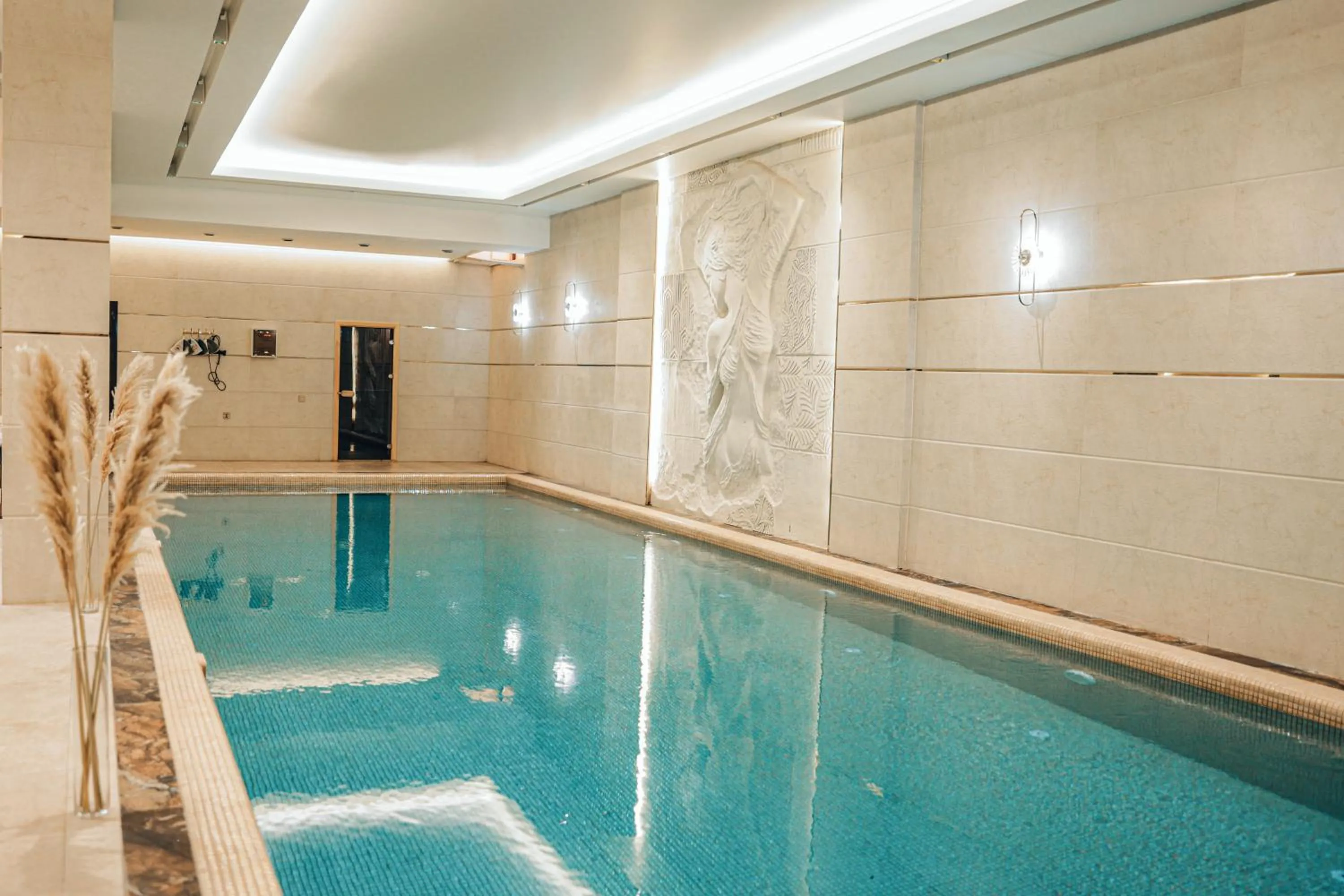 Pool view in KANGURT Grand Hotel