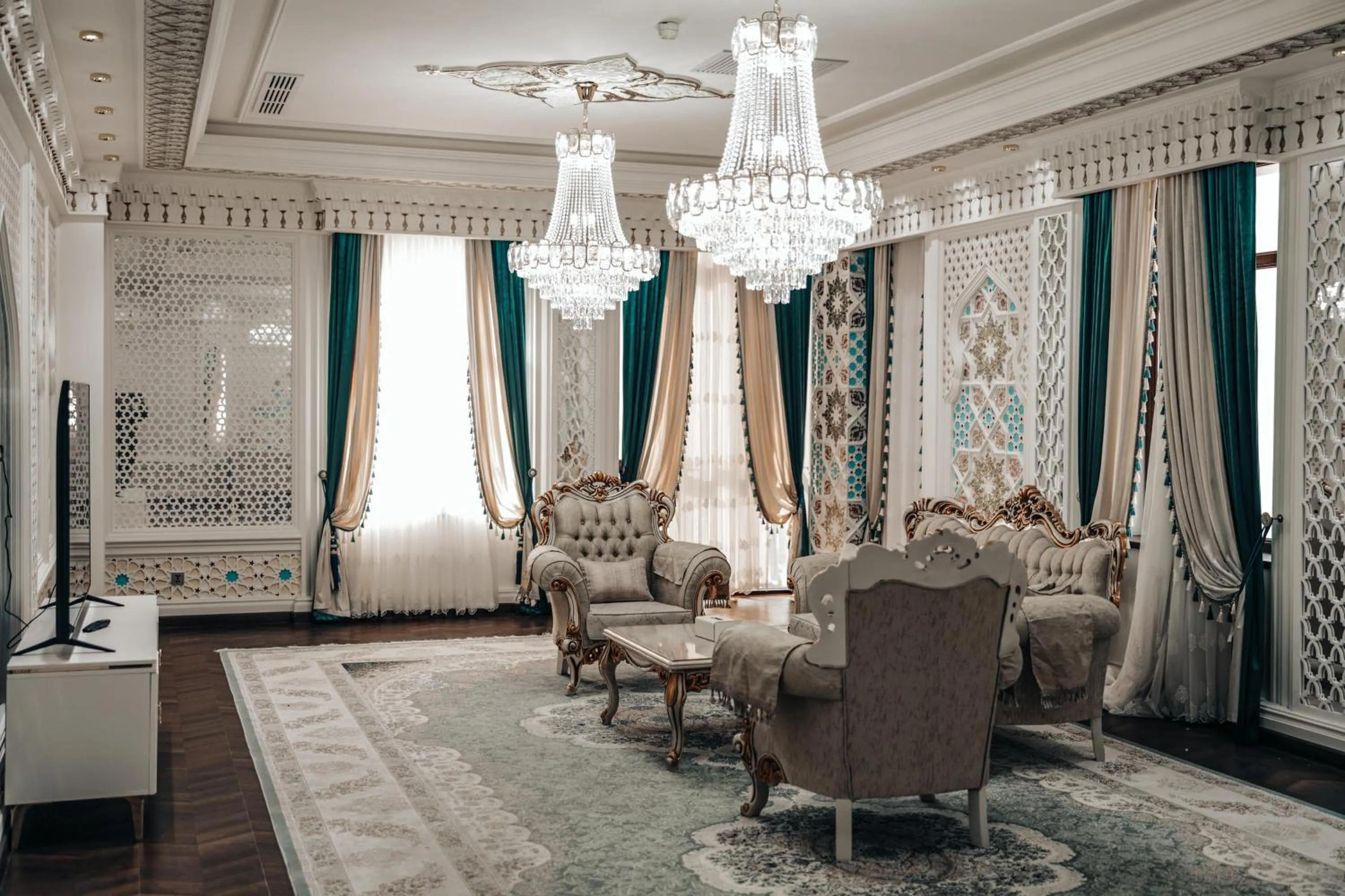 TV and multimedia in KANGURT Grand Hotel