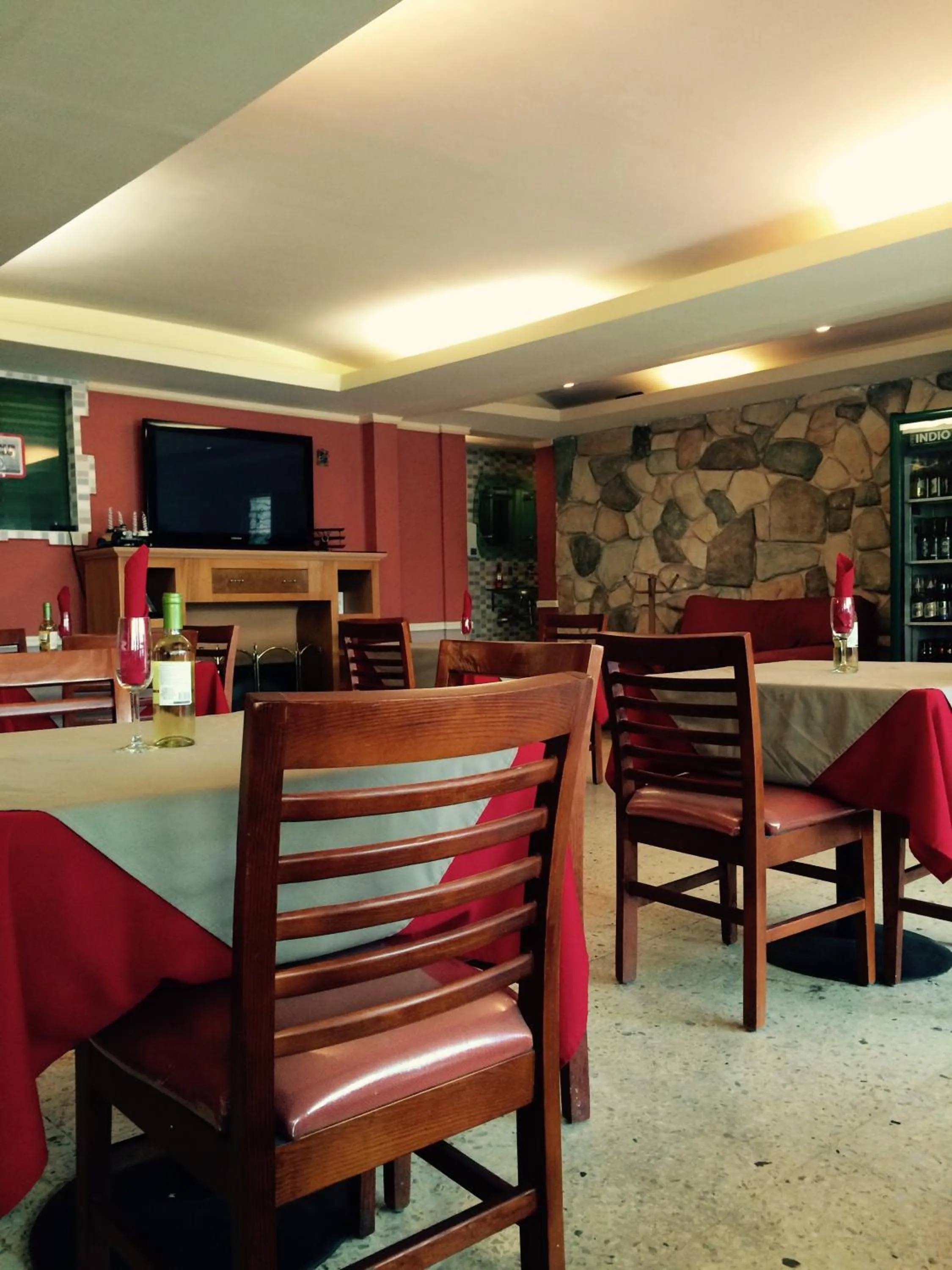 Restaurant/places to eat in Hotel Cuellar