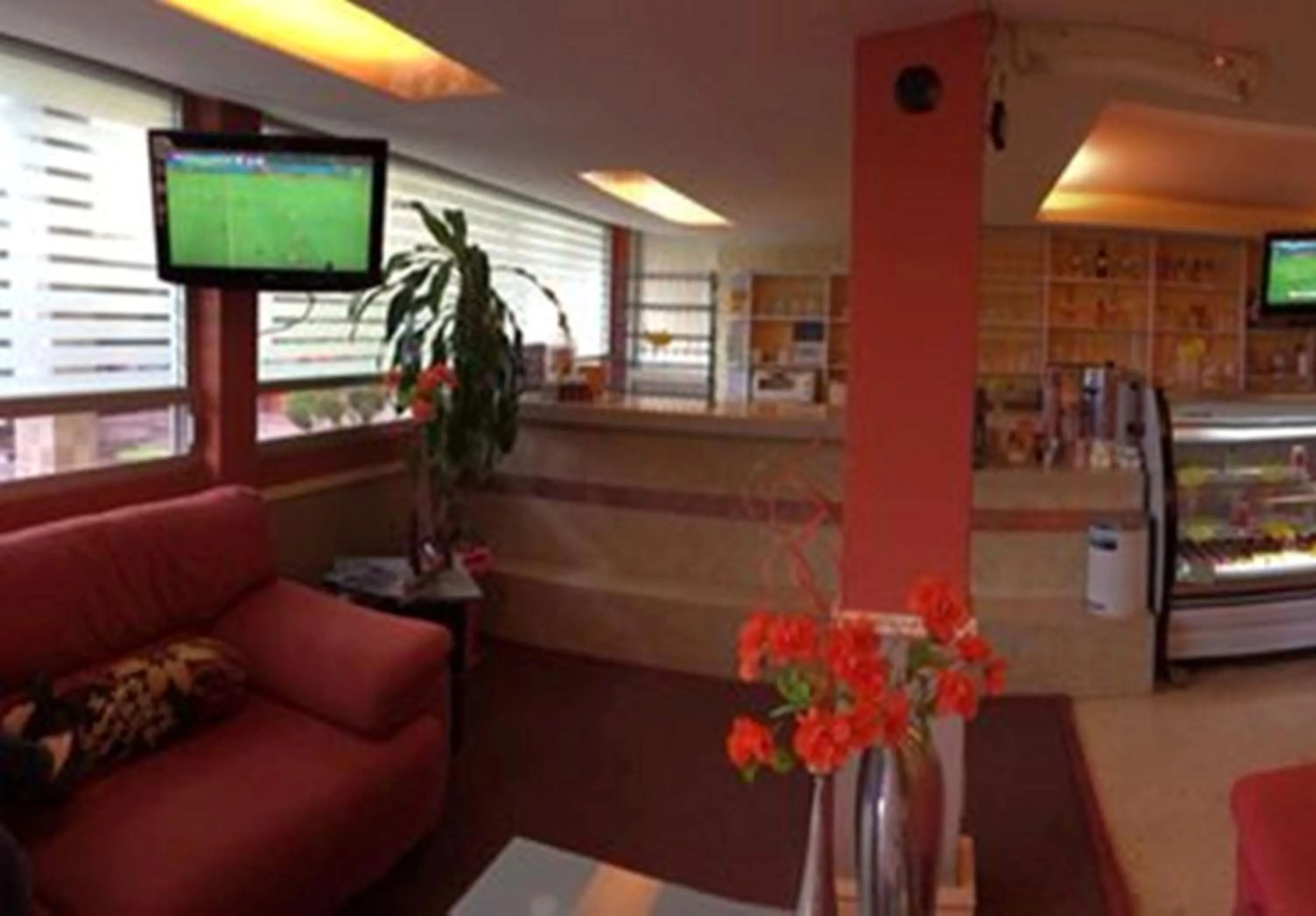 Restaurant/places to eat in Hotel Cuellar