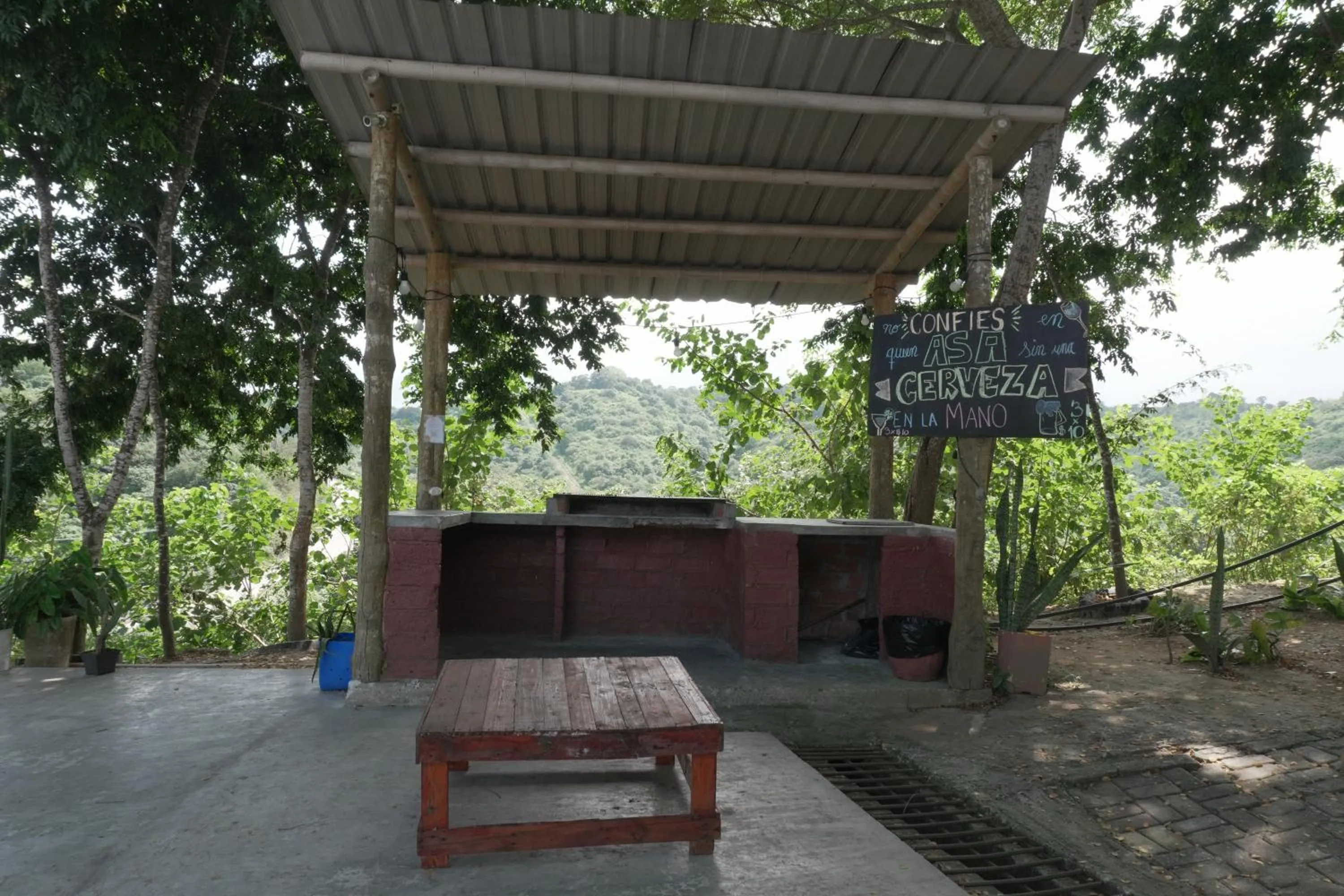 BBQ facilities in Punta Hills Montanita