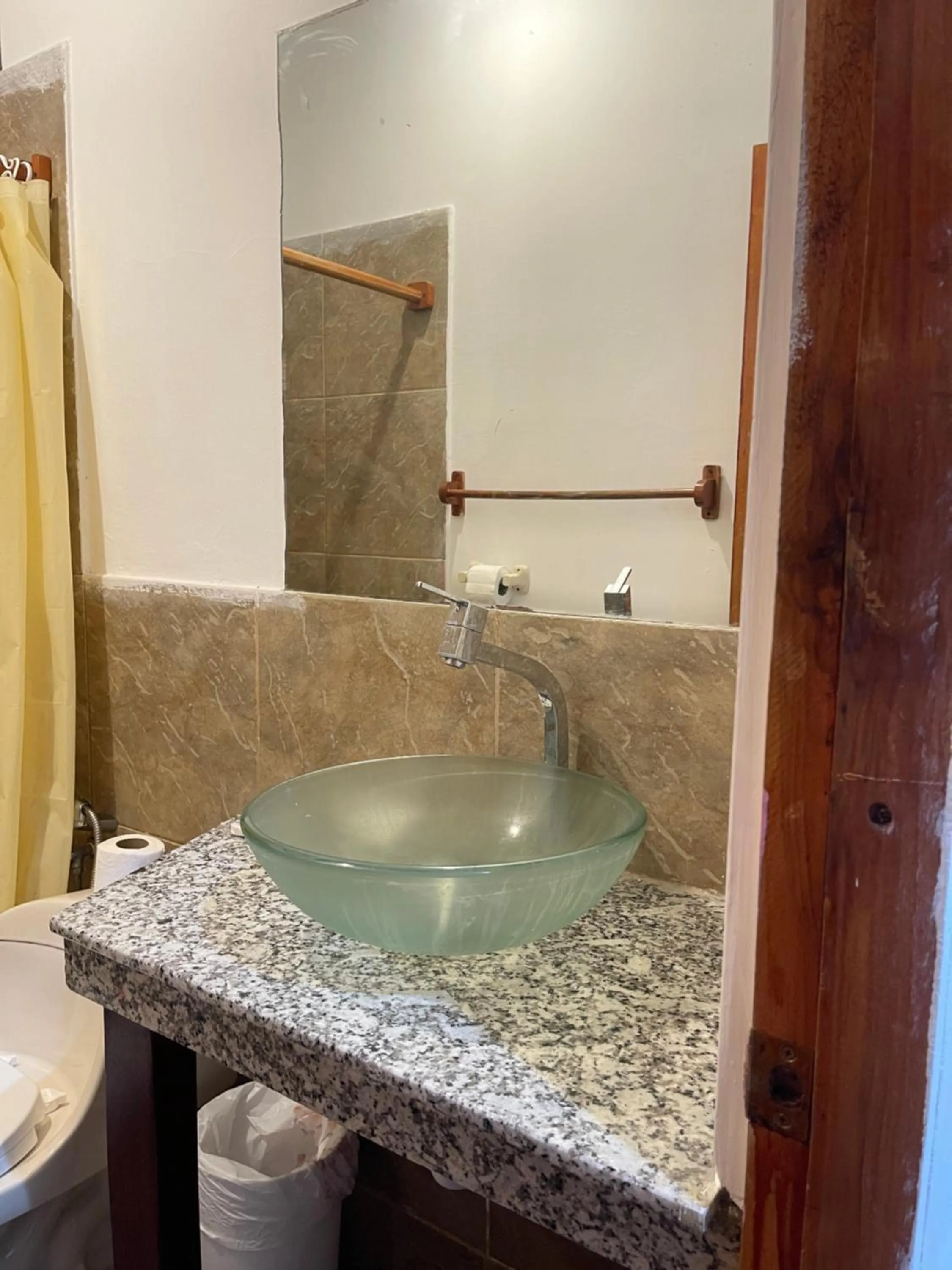 Shower in Punta Hills Montanita