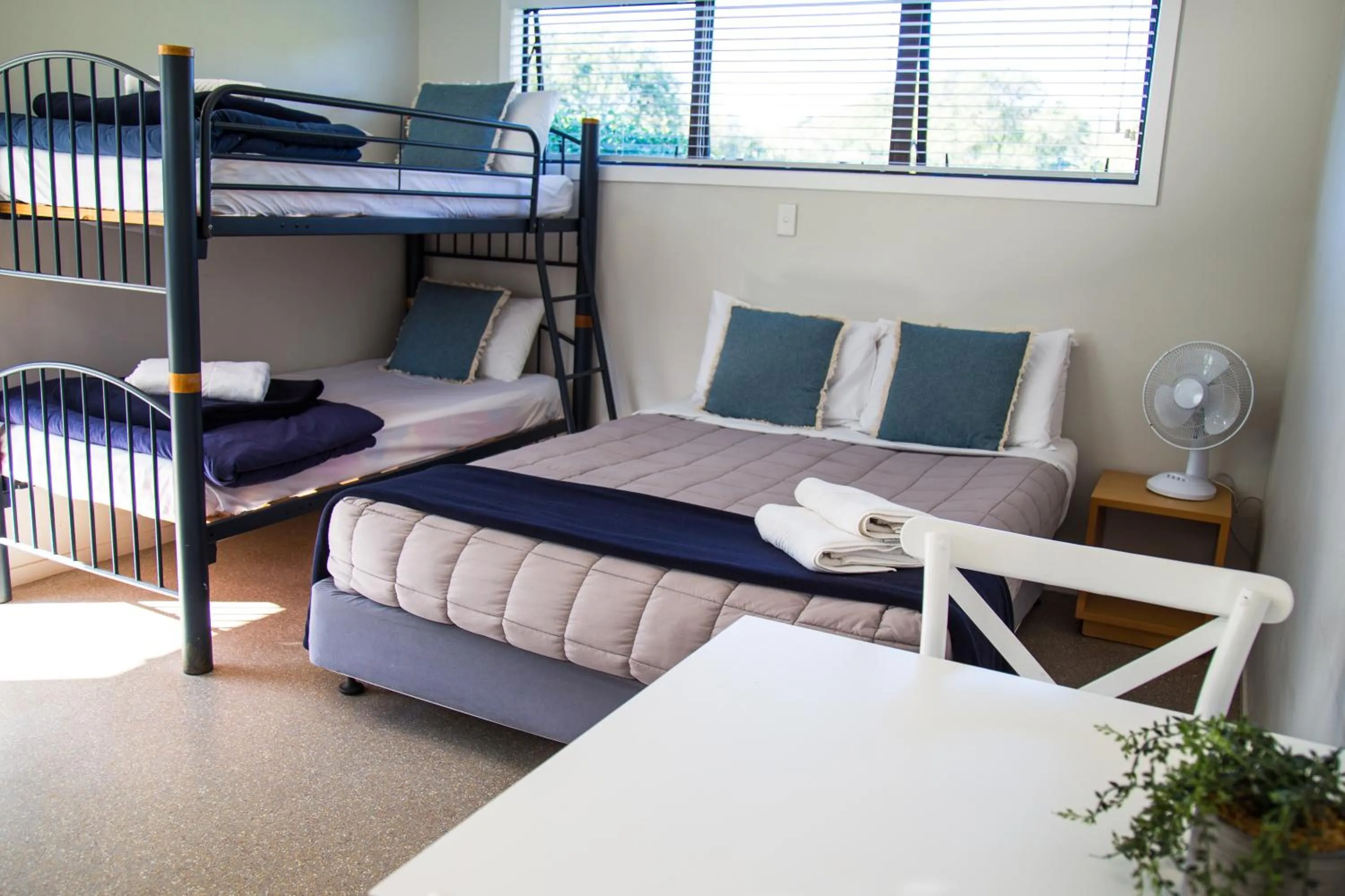 BBQ facilities, Bed in Hahei Beach Resort