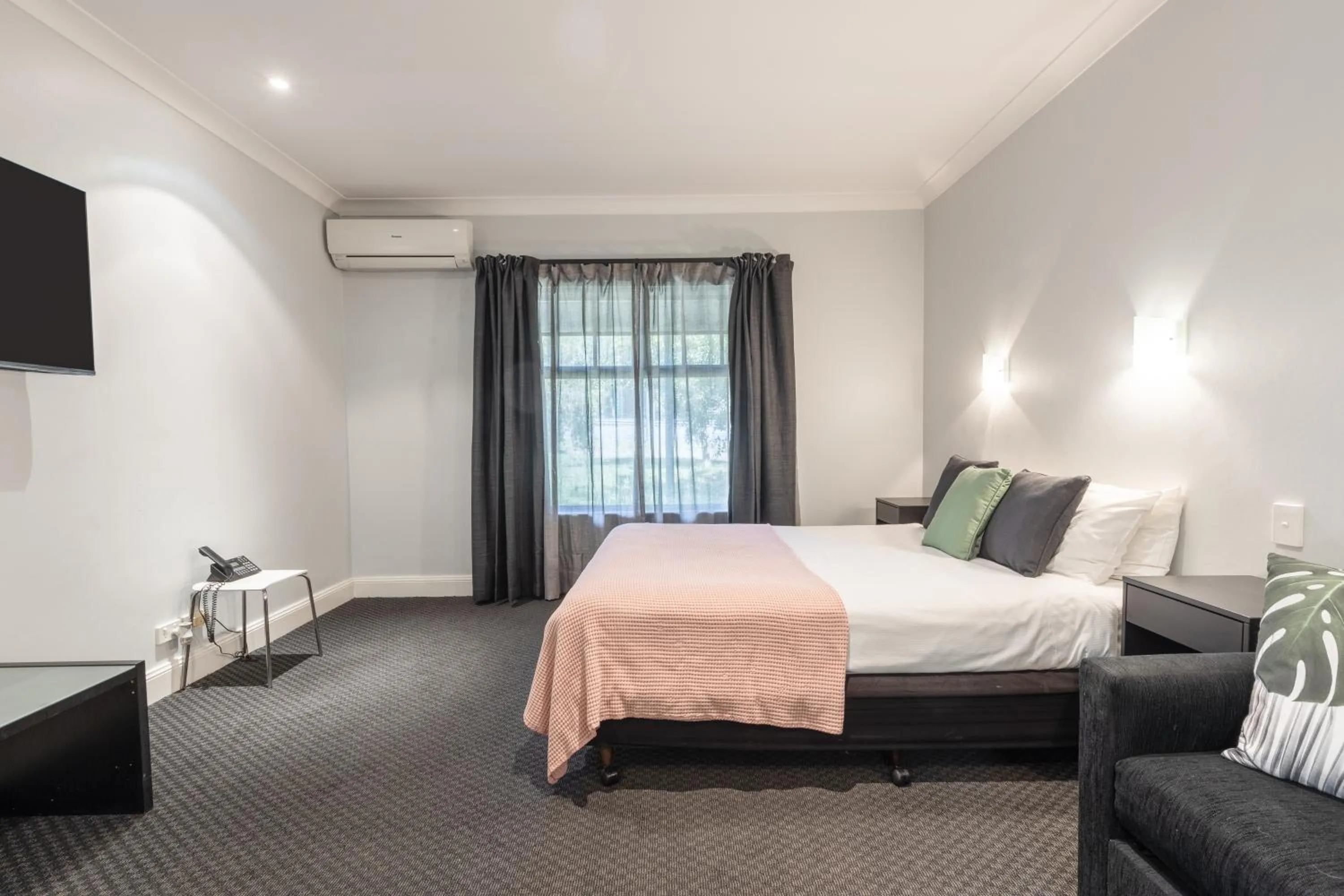 Bed in St Francis Winery