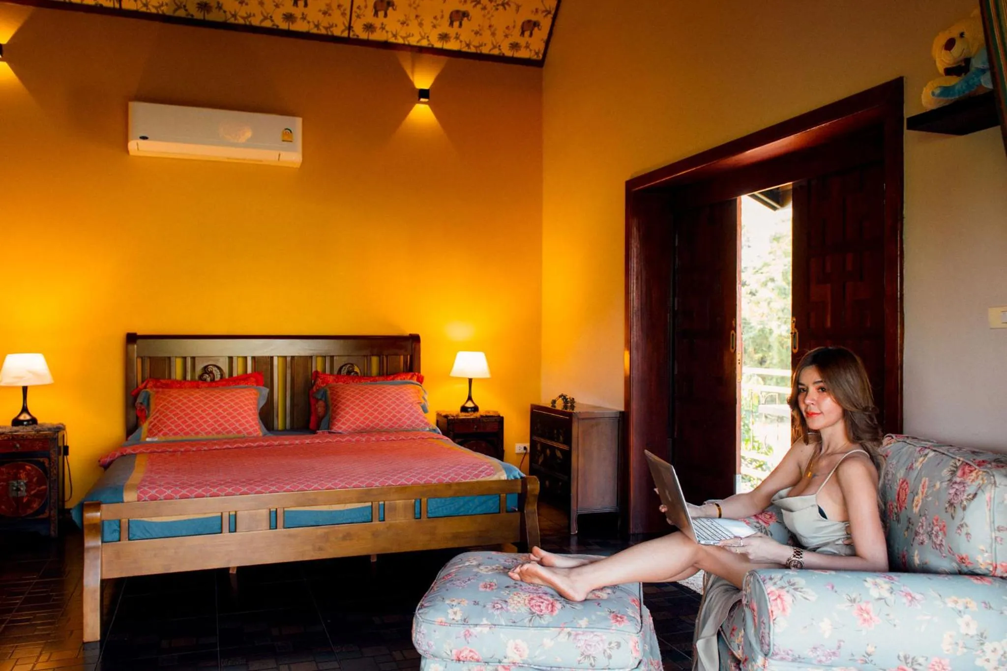 Bed in Nakara Villas & Glamping Udon Thani