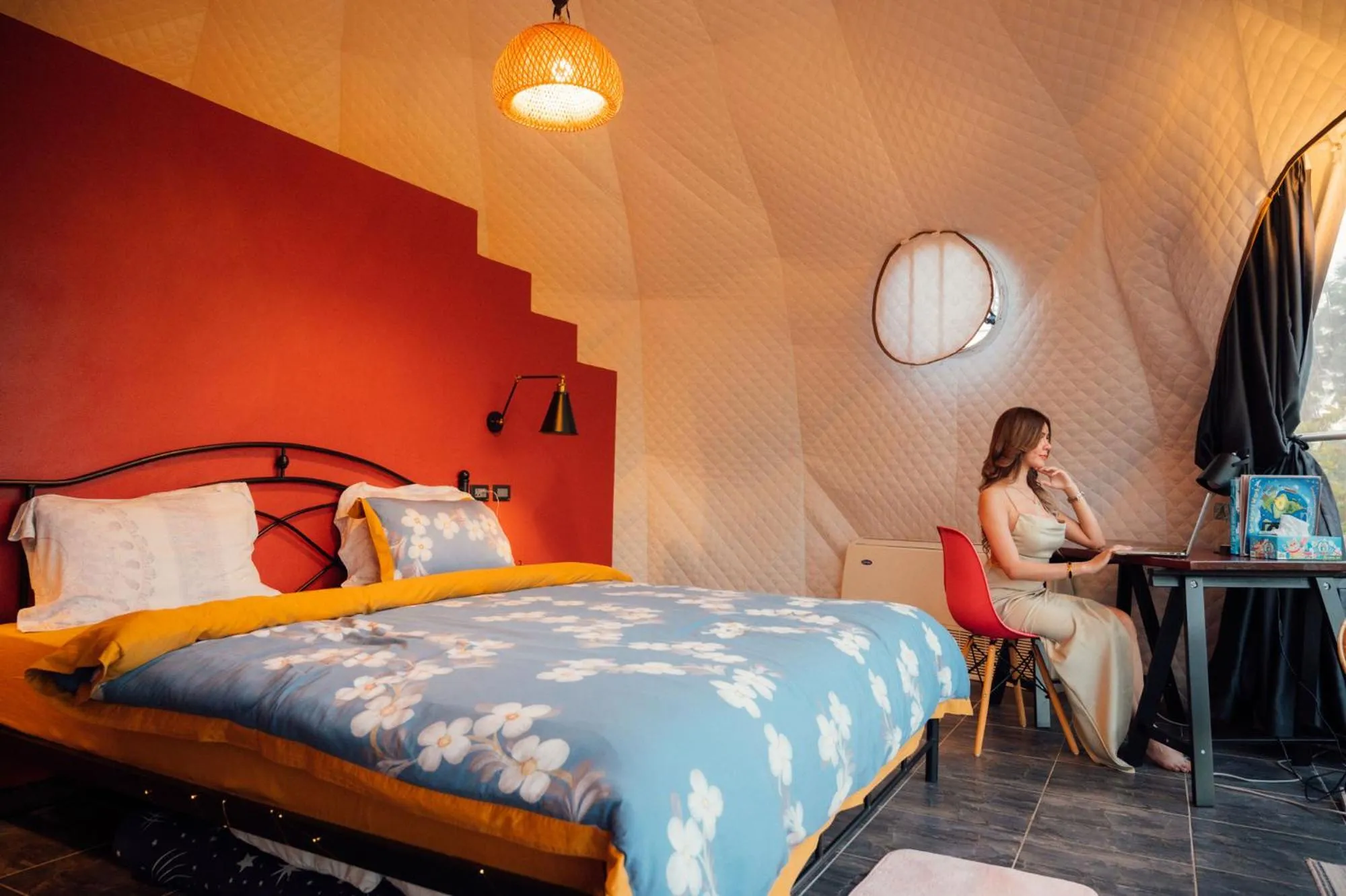 Bed in Nakara Villas & Glamping Udon Thani