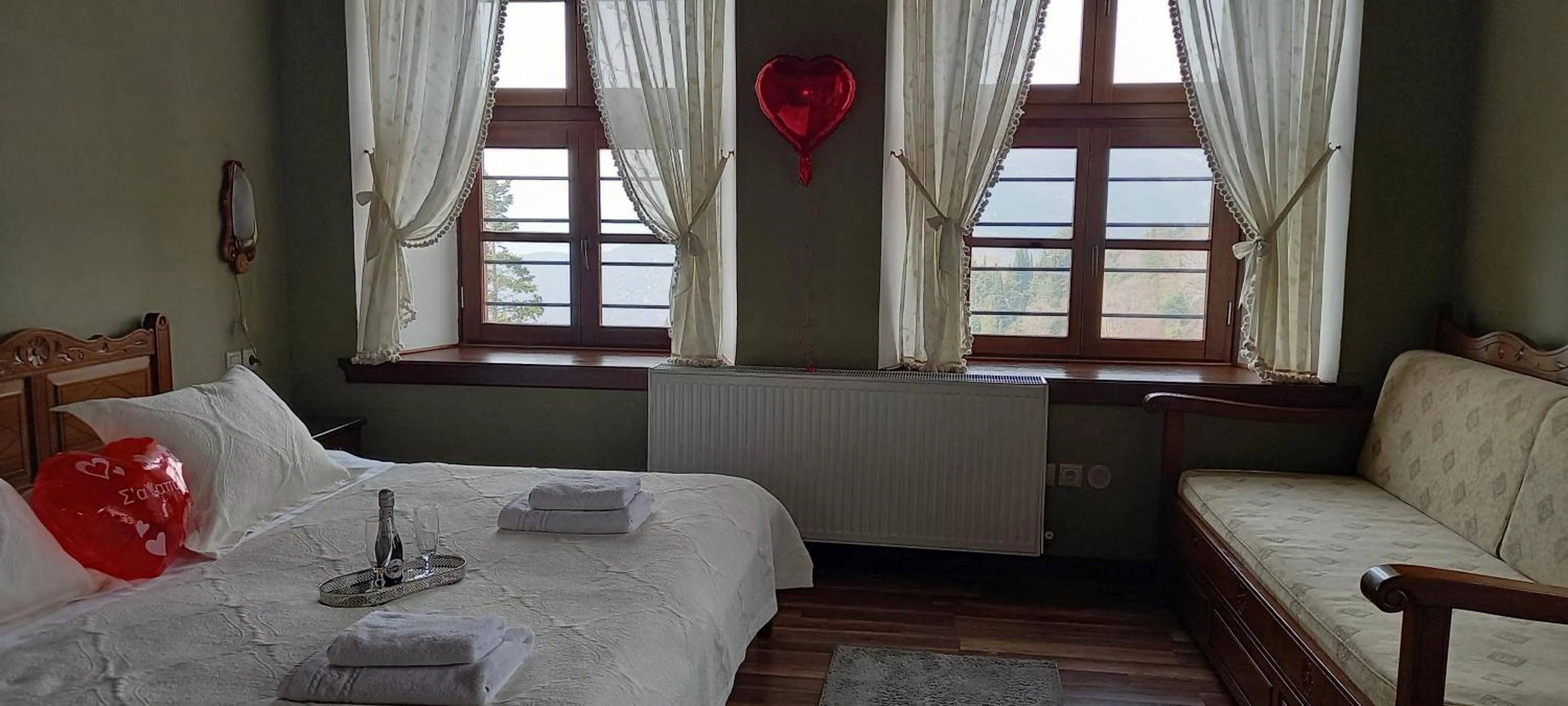 Bed in Archontiko Kantartzi