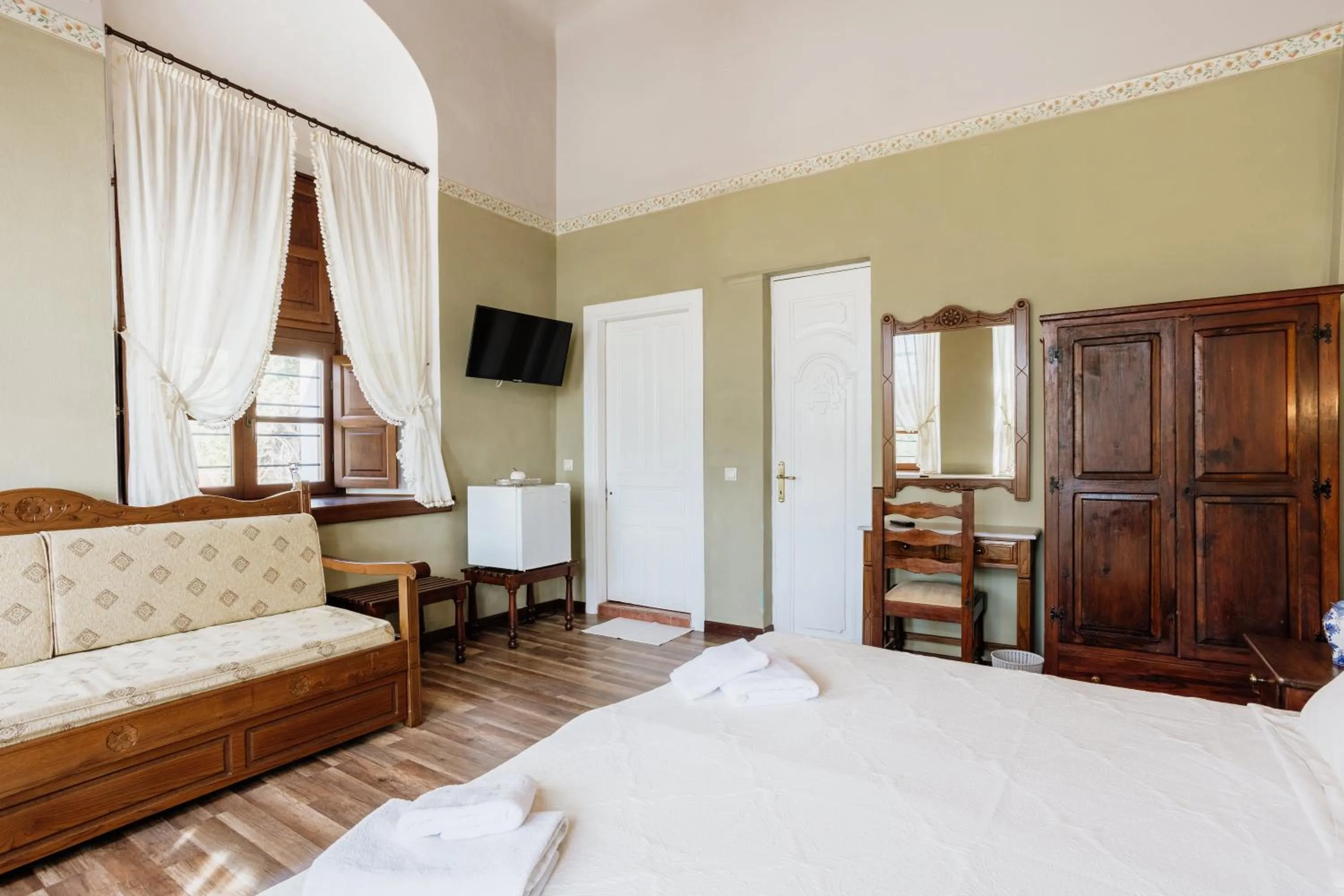 Bed in Archontiko Kantartzi