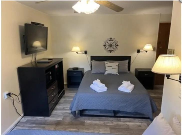 Bed in Colton Point Motel