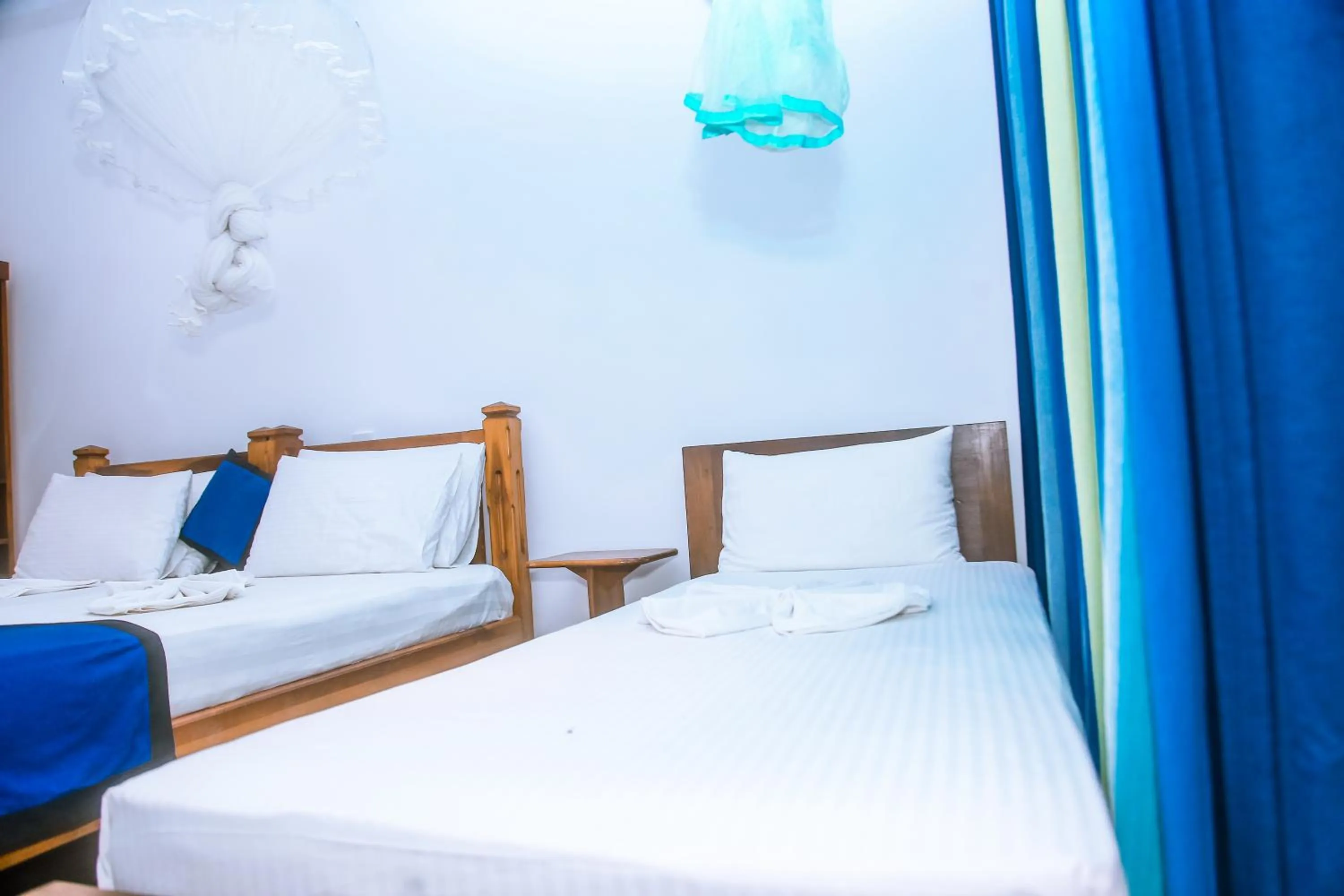 Bed in Surf Sea Breeze