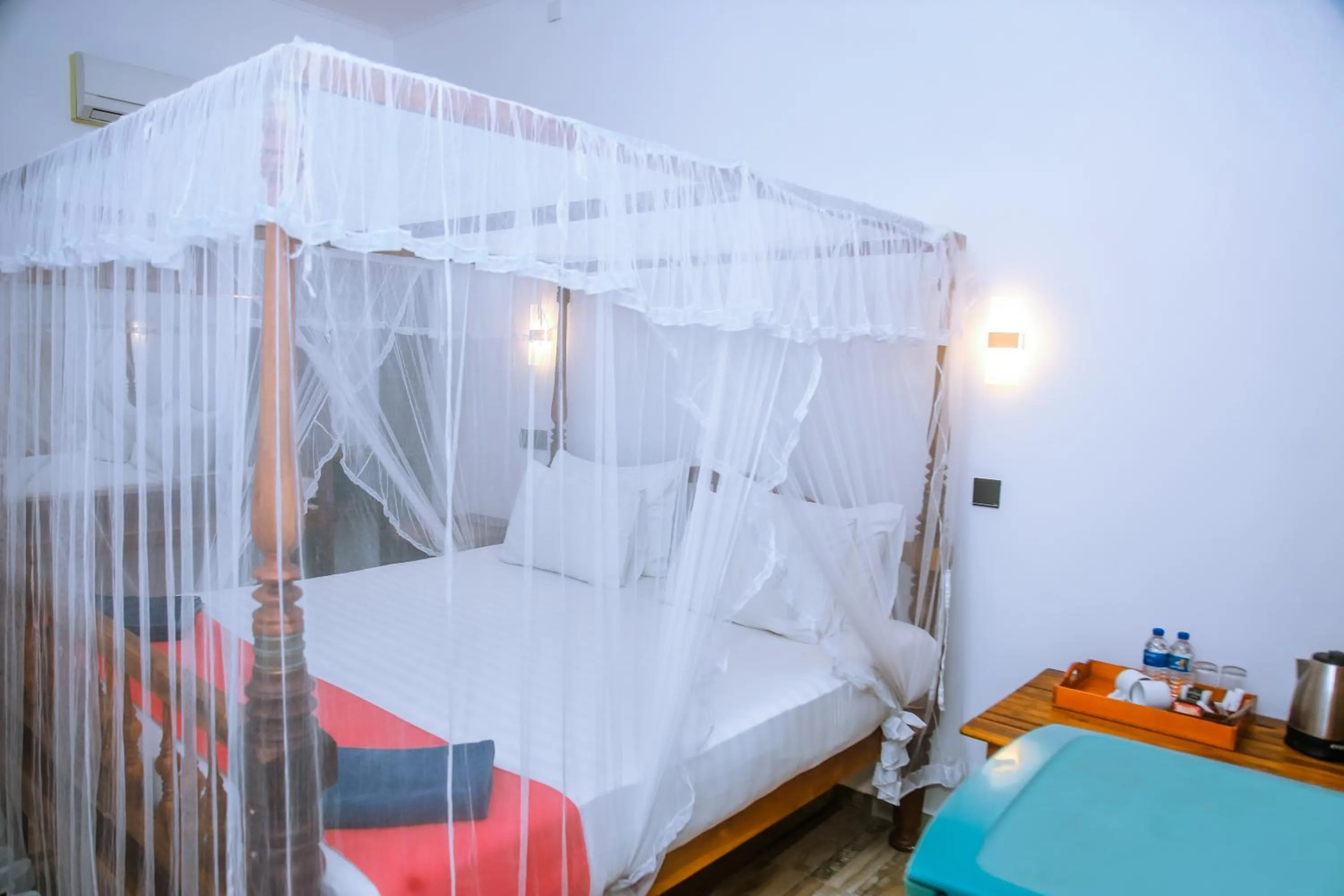 Bed in Surf Sea Breeze