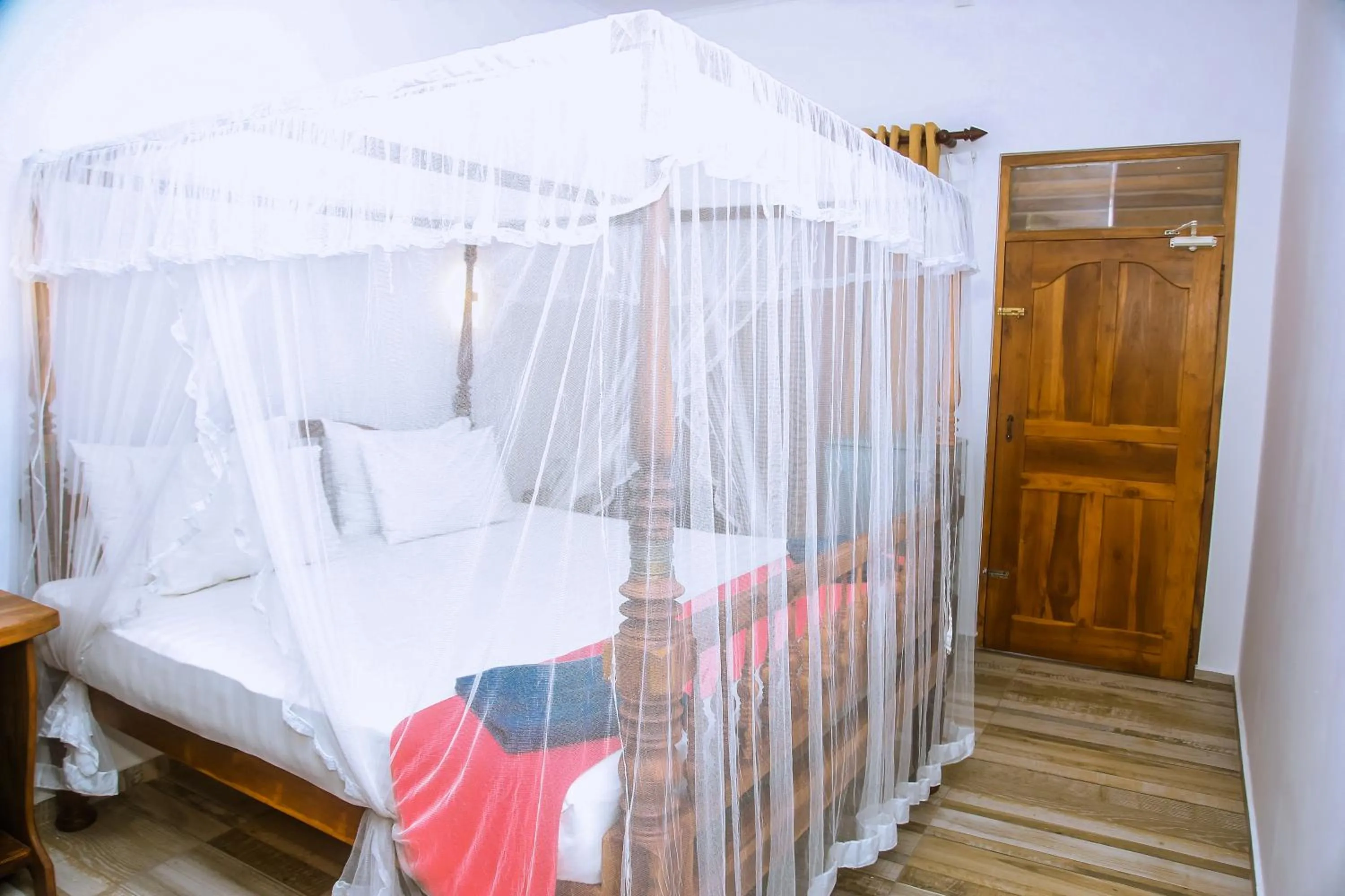 Bed in Surf Sea Breeze