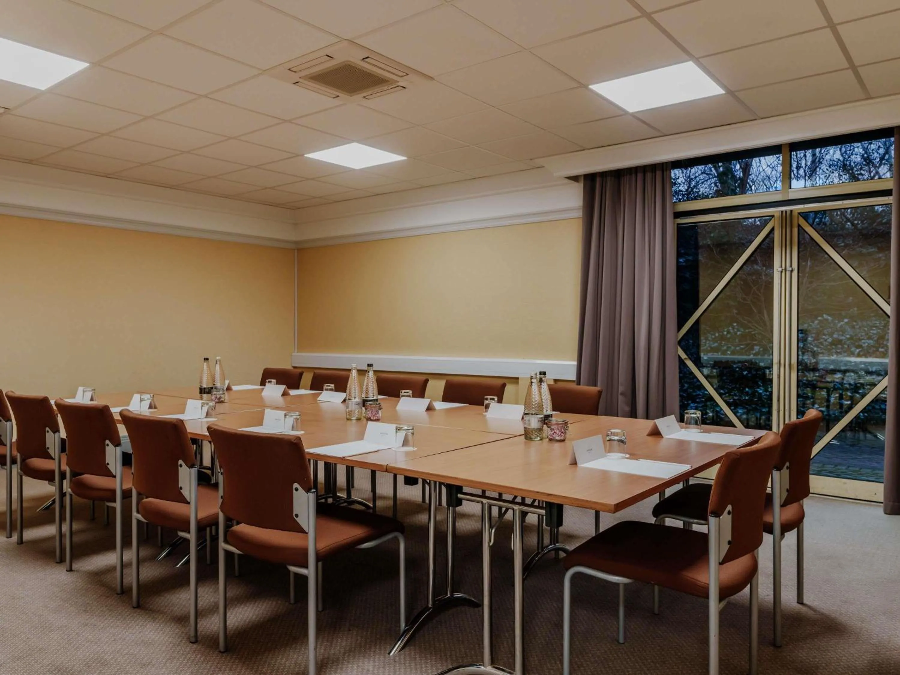 Meeting/conference room in Mercure Daventry Court Hotel
