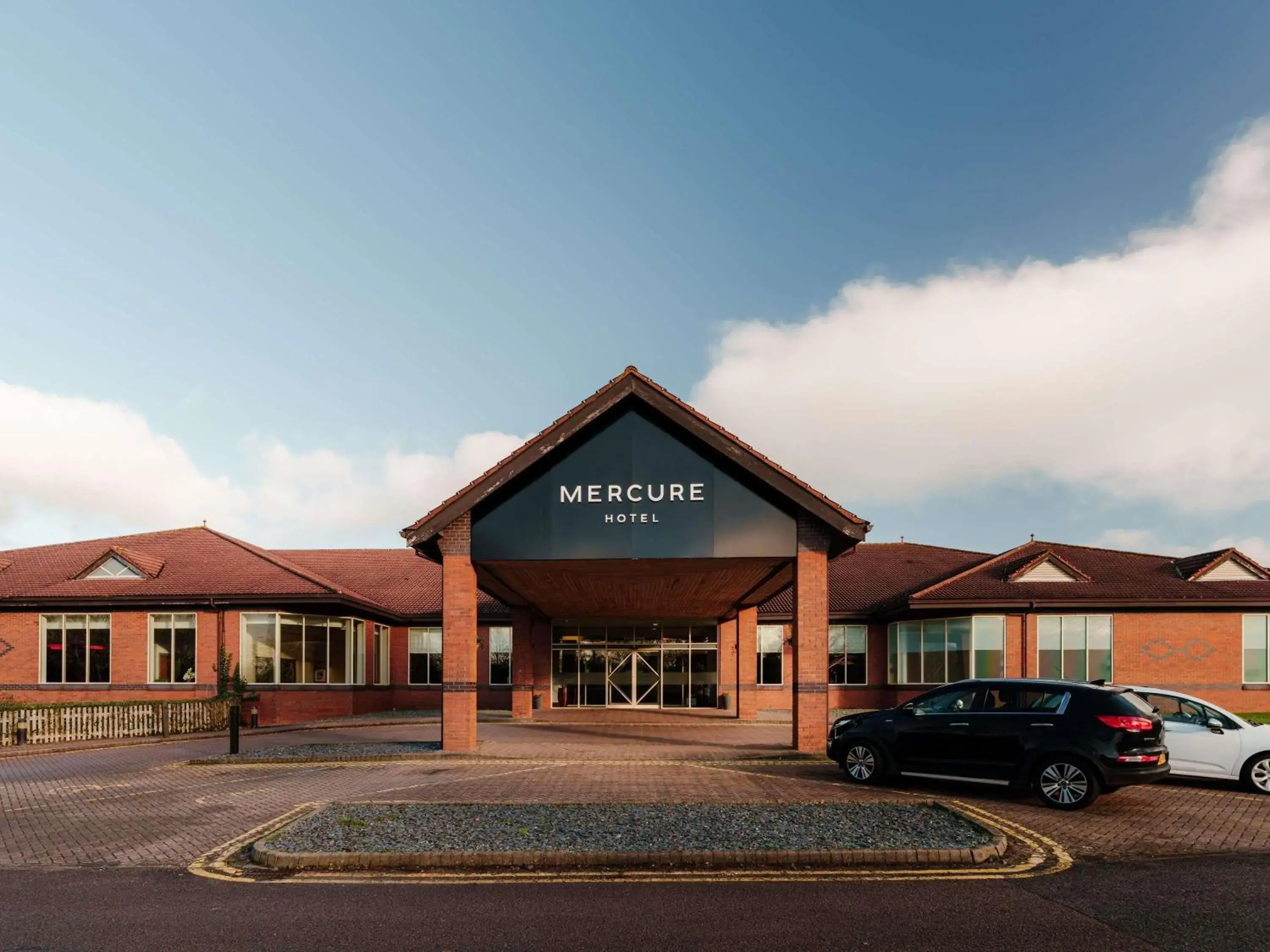 Property building in Mercure Daventry Court Hotel Property building in Mercure Daventry Court Hotel