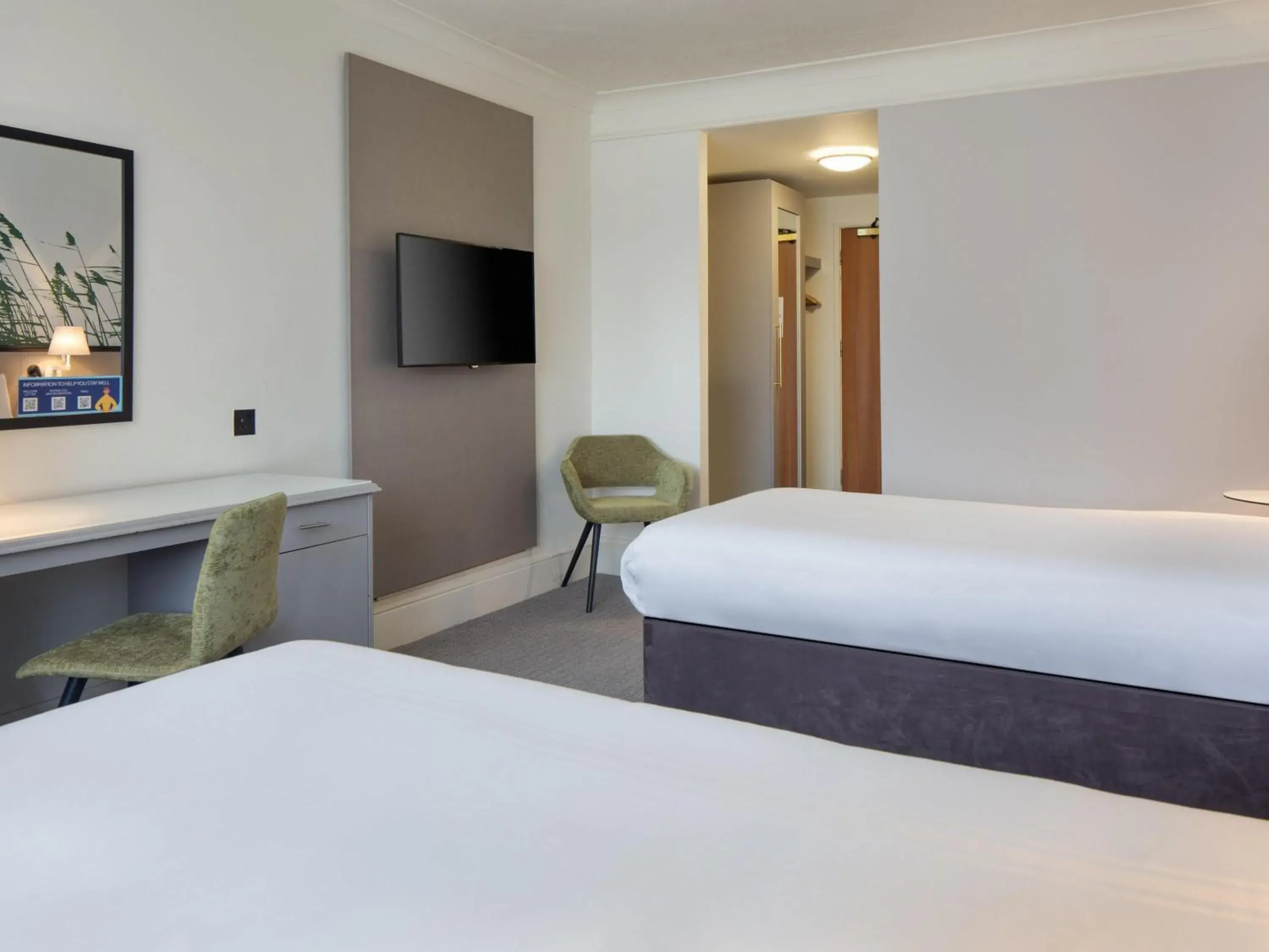 Classic Twin Room in Mercure Daventry Court Hotel Classic Twin Room in Mercure Daventry Court Hotel