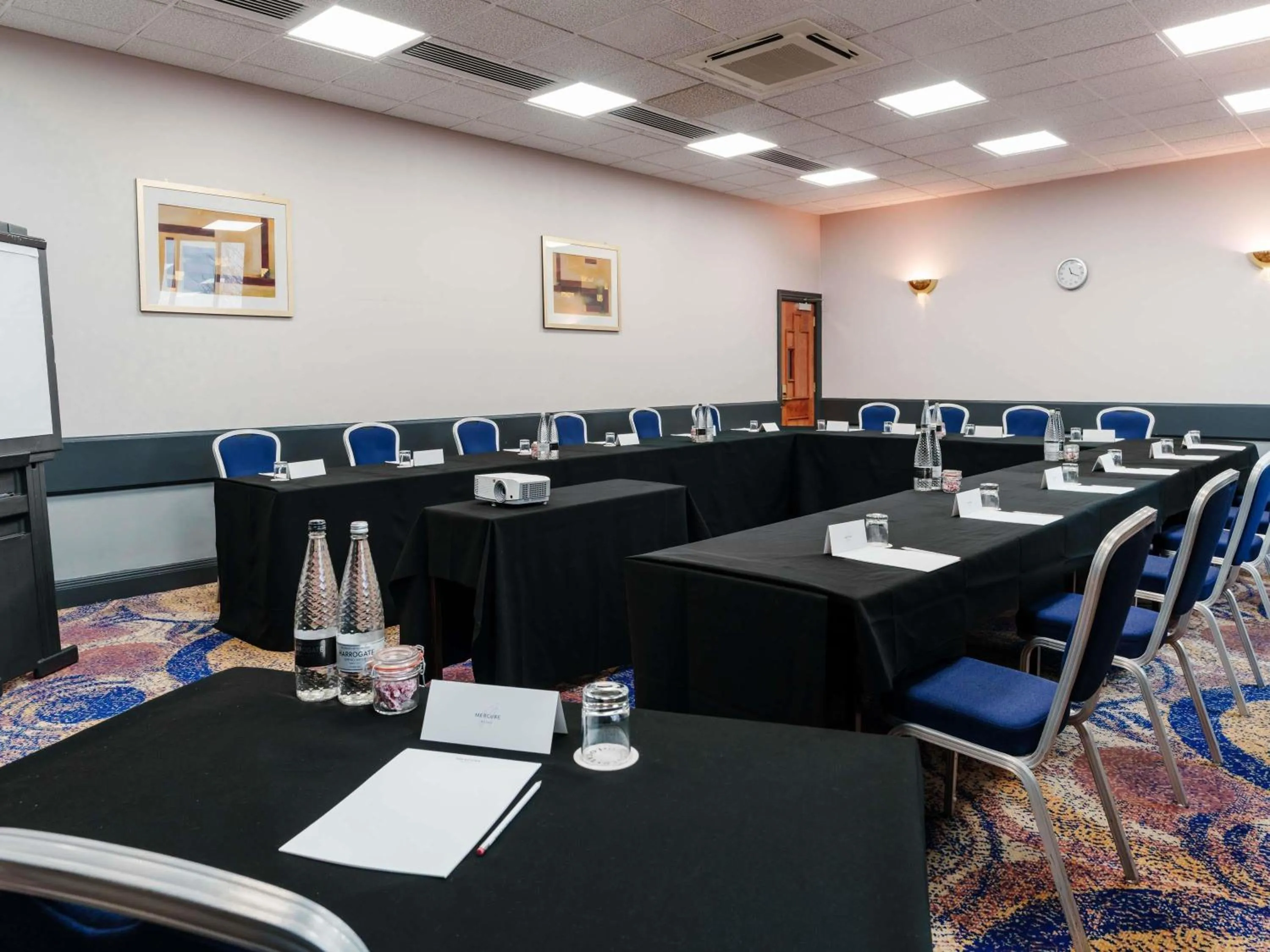 Meeting/conference room in Mercure Daventry Court Hotel