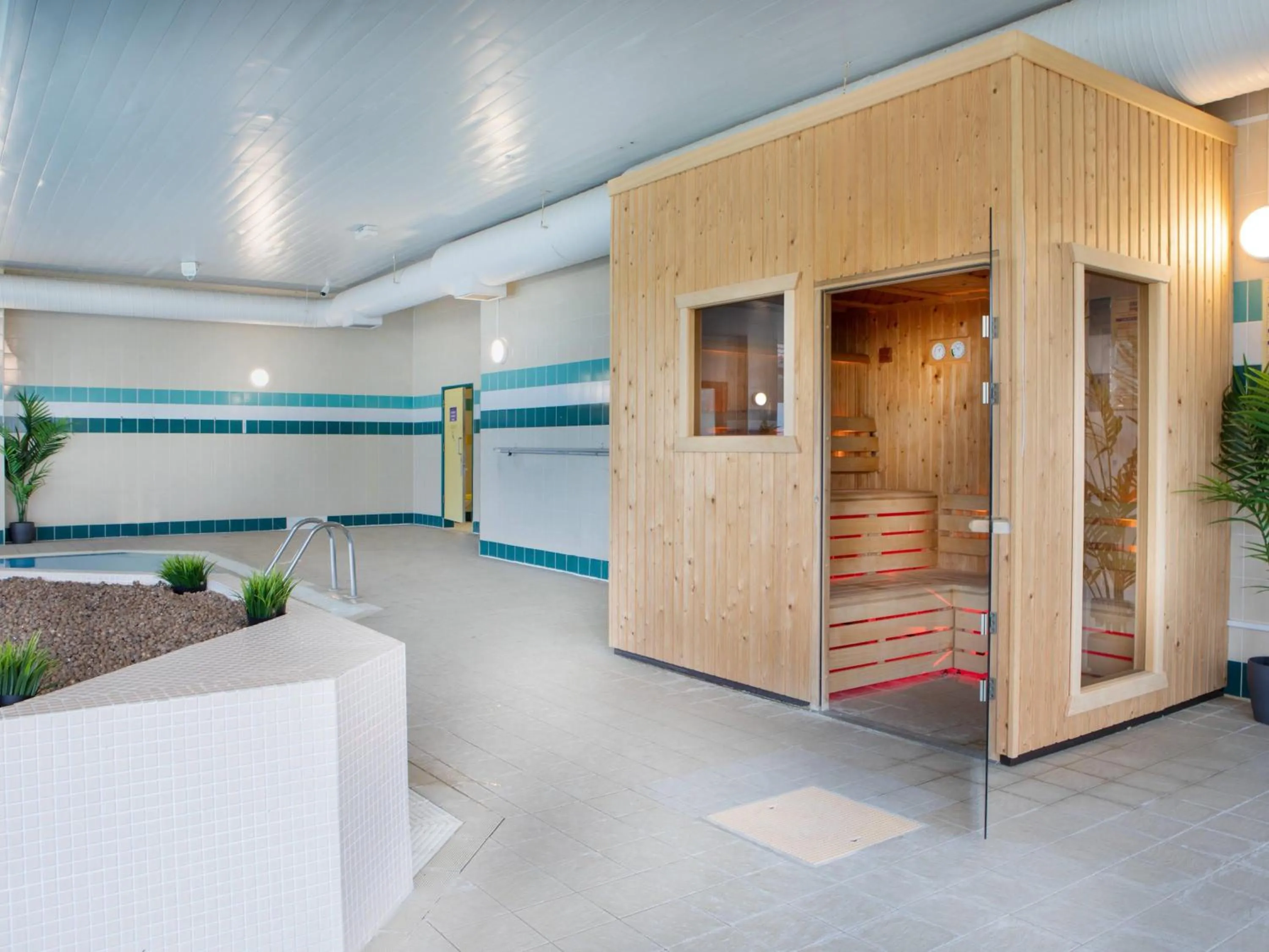 Pool view in Mercure Daventry Court Hotel