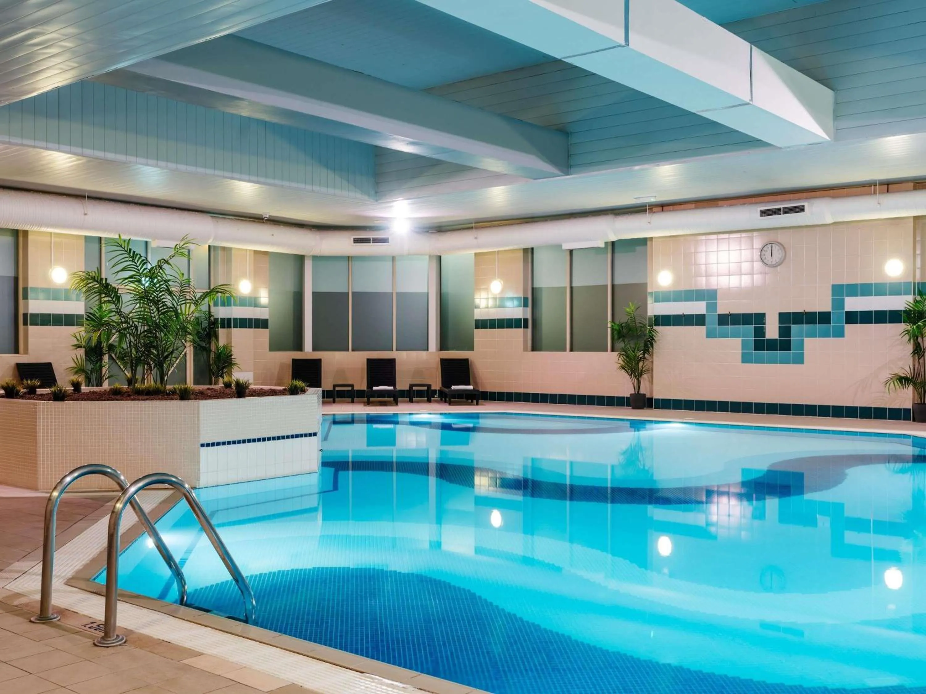 Pool view in Mercure Daventry Court Hotel