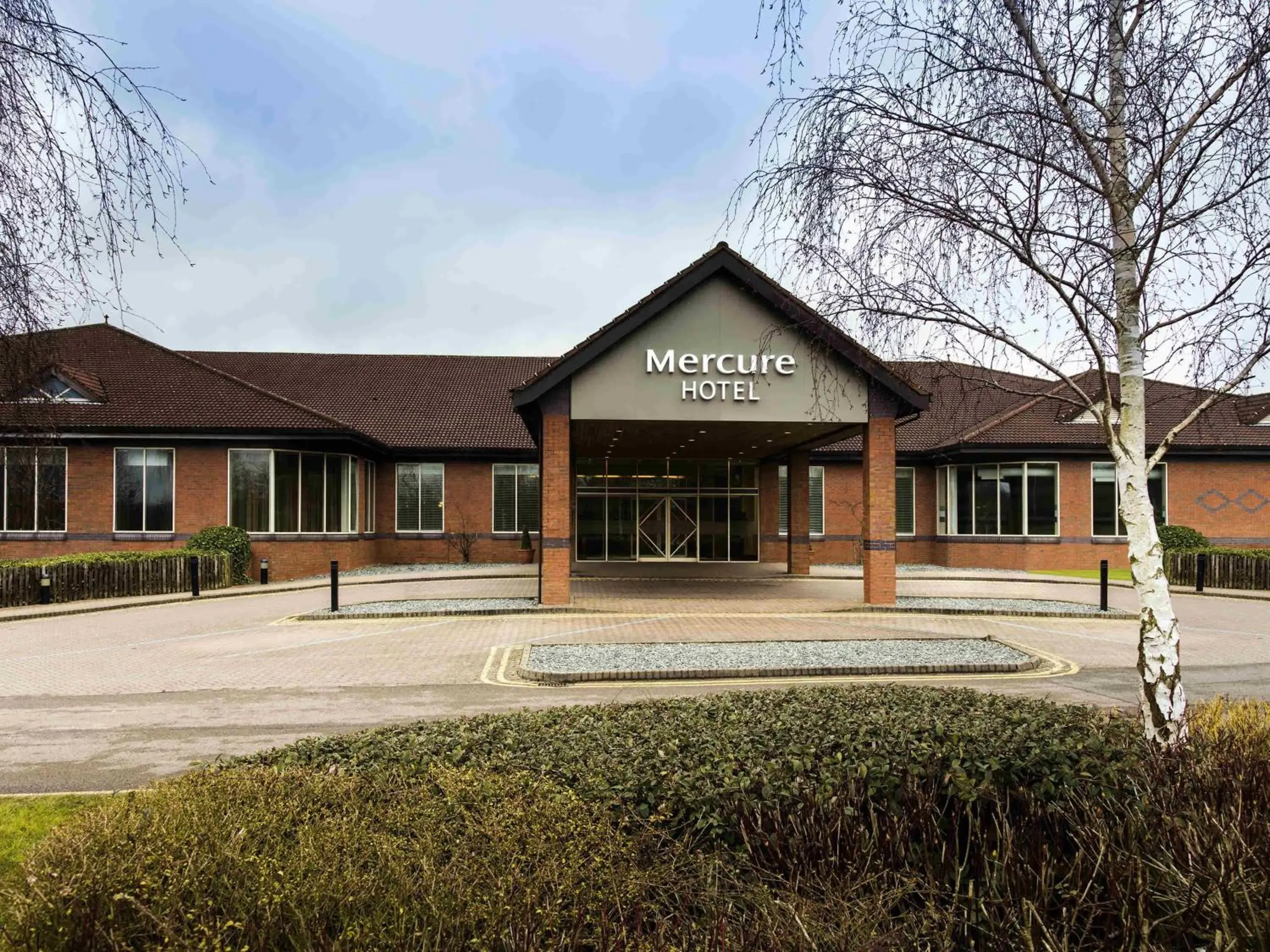 Property building in Mercure Daventry Court Hotel Property building in Mercure Daventry Court Hotel