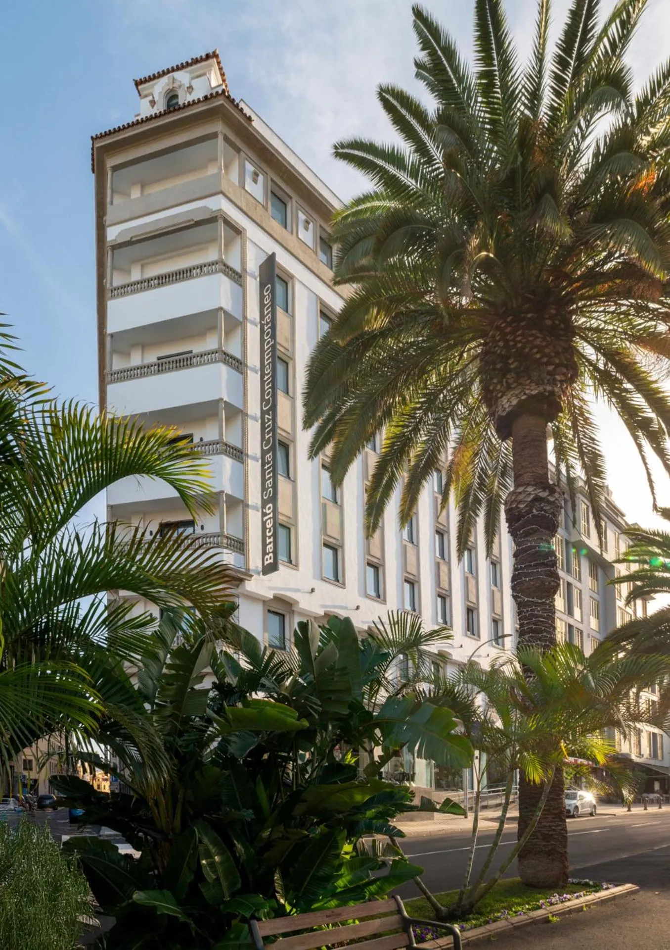 Facade/entrance in Barceló Santa Cruz Contemporáneo