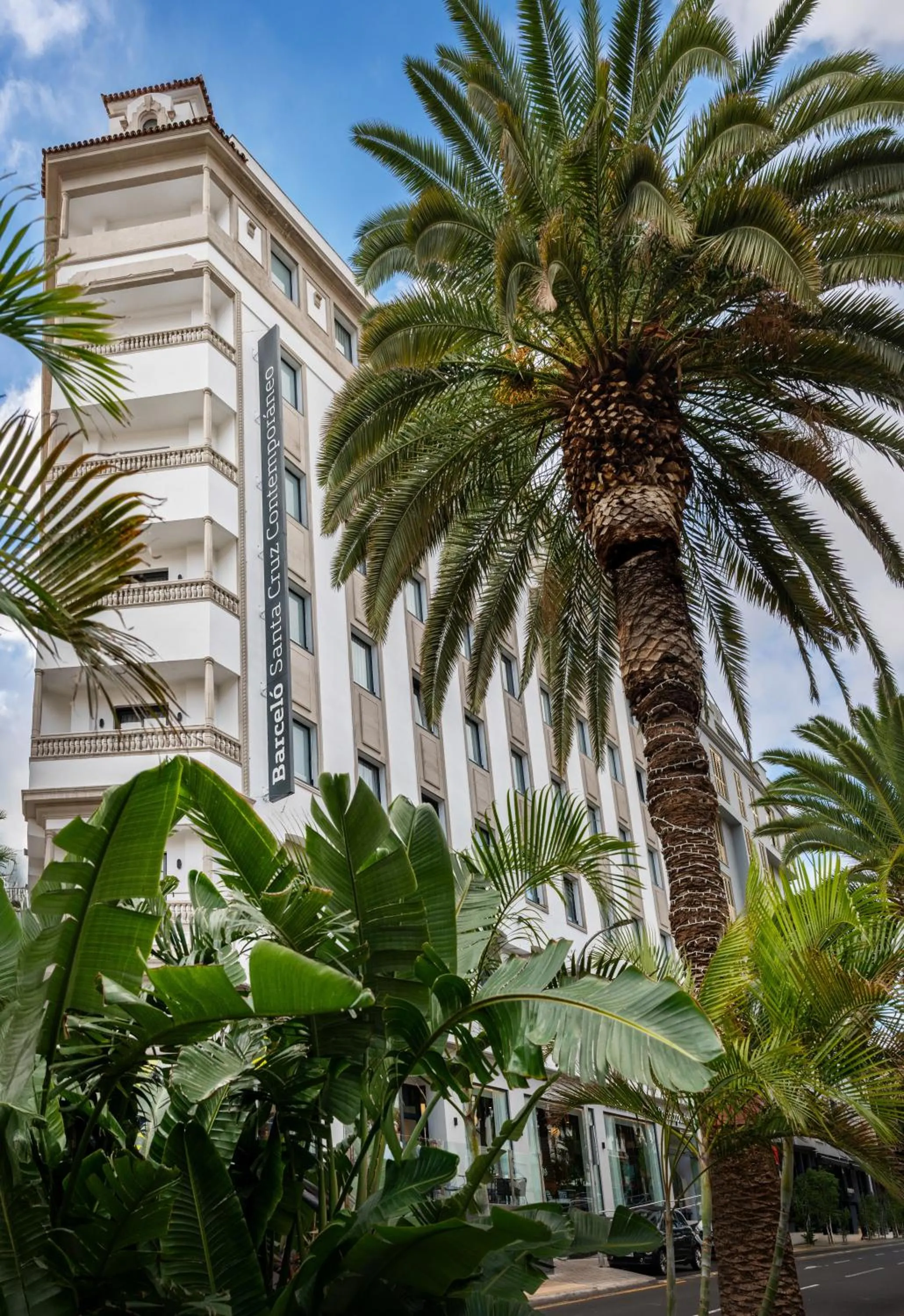 Facade/entrance in Barceló Santa Cruz Contemporáneo
