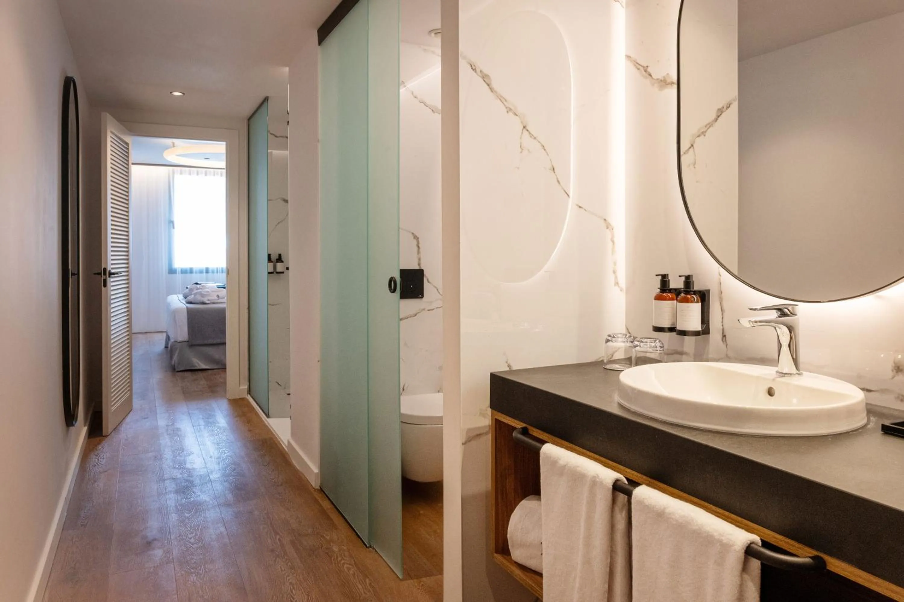 Bathroom in Barceló Santa Cruz Contemporáneo