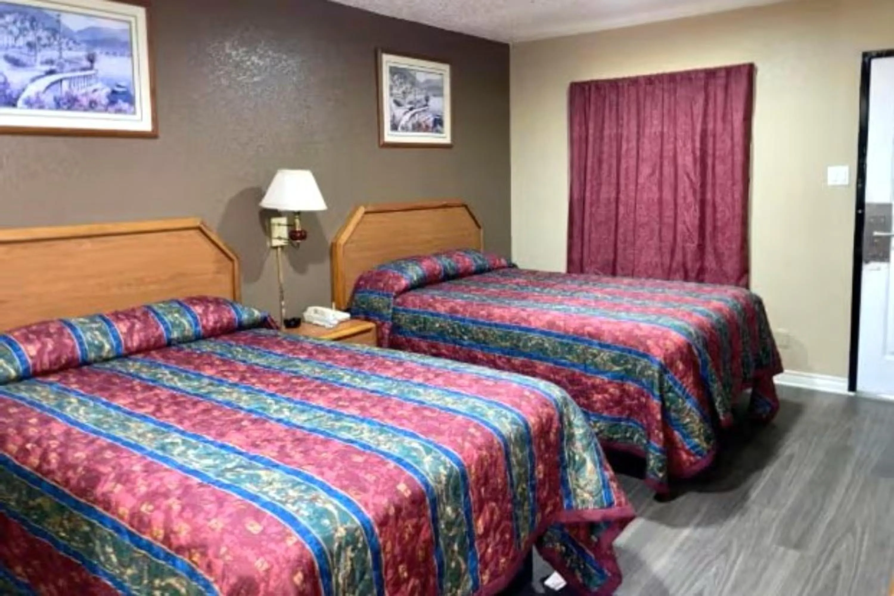 Bedroom, Bed in Golden Inn Dallas by Hotel O