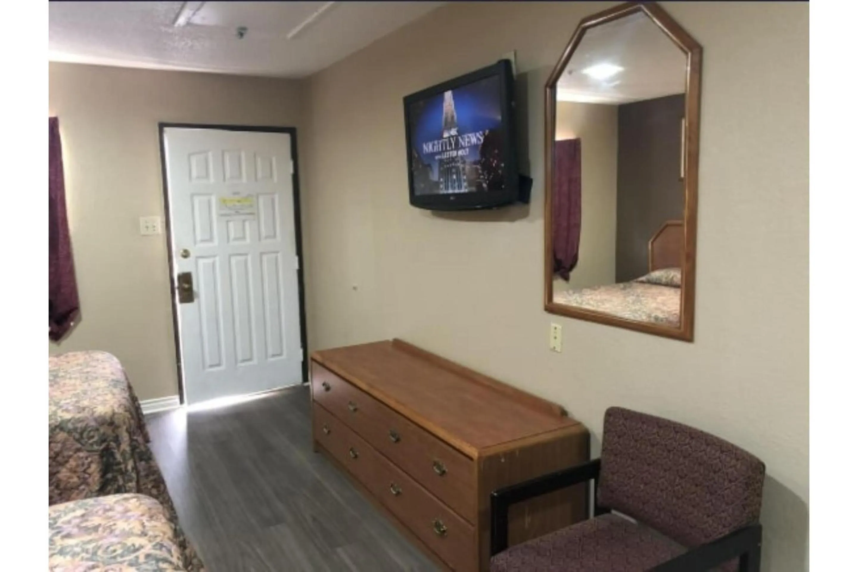Area and facilities in Golden Inn Dallas by Hotel O