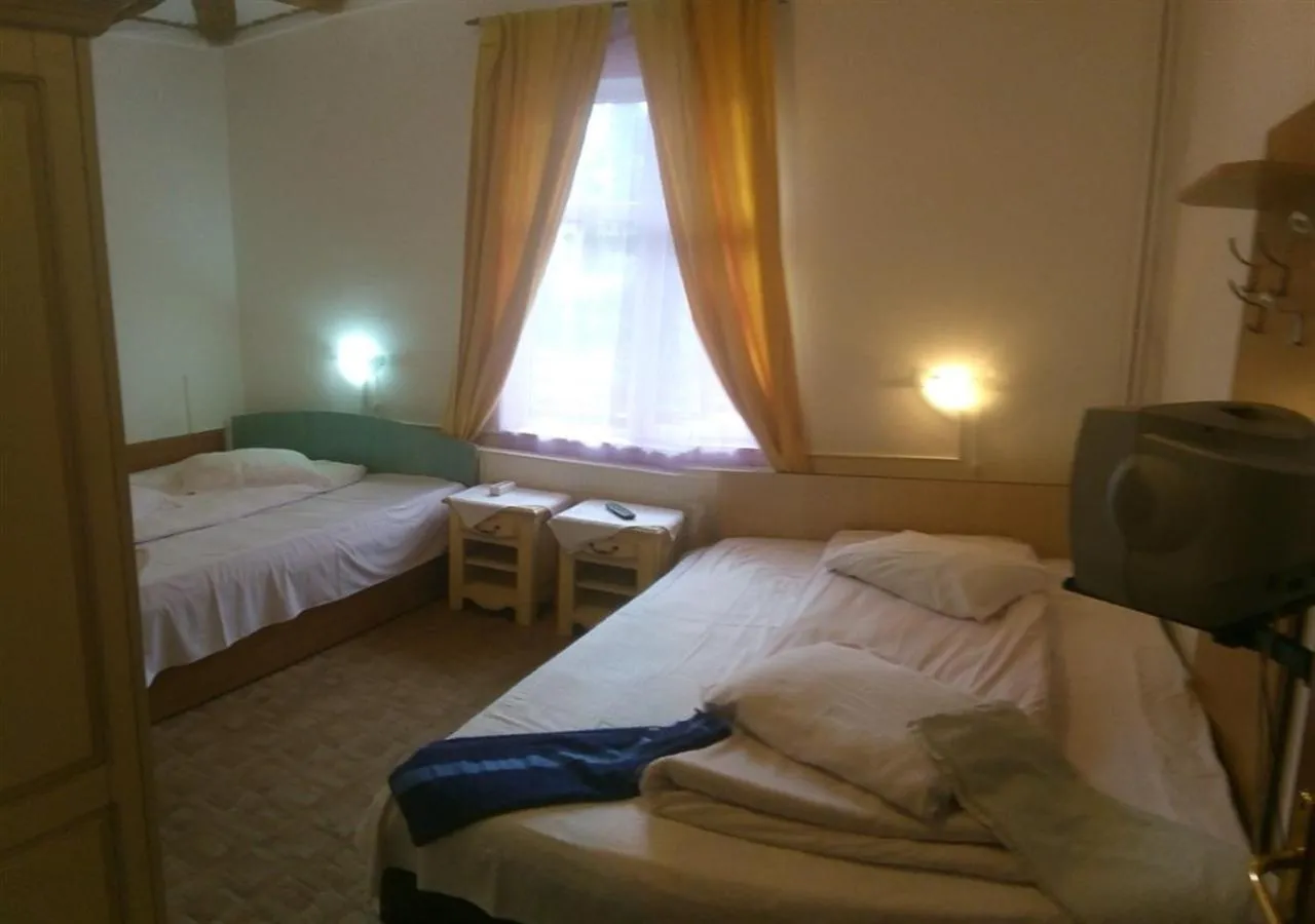 vila strugurelu hostel