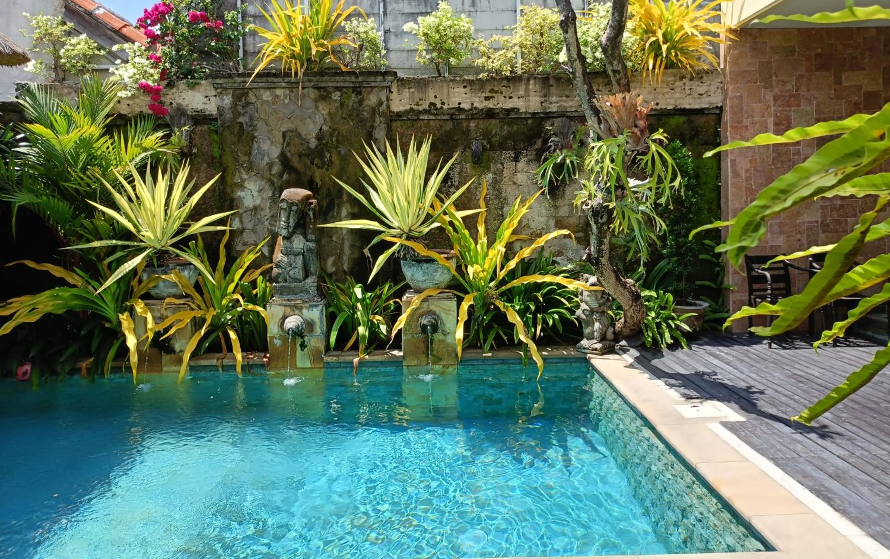 Swimming pool in Ngetis Home Stay