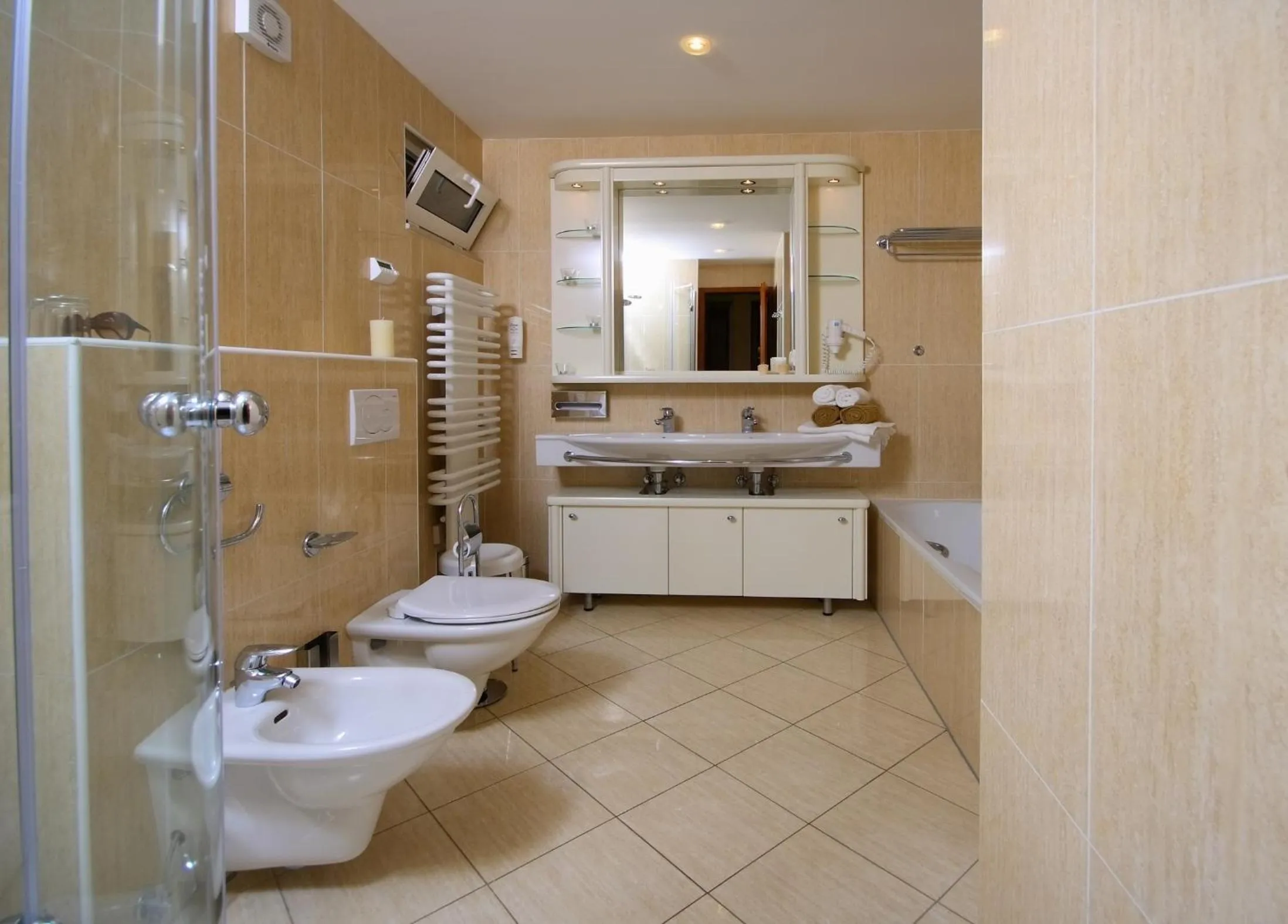 Bathroom in Fontana Bayside Park