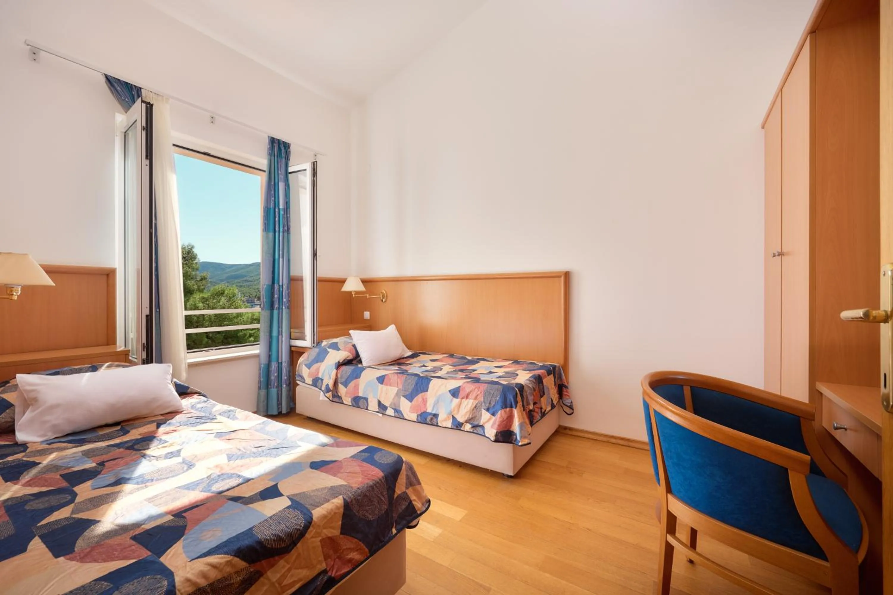 Bed in Fontana Bayside Park