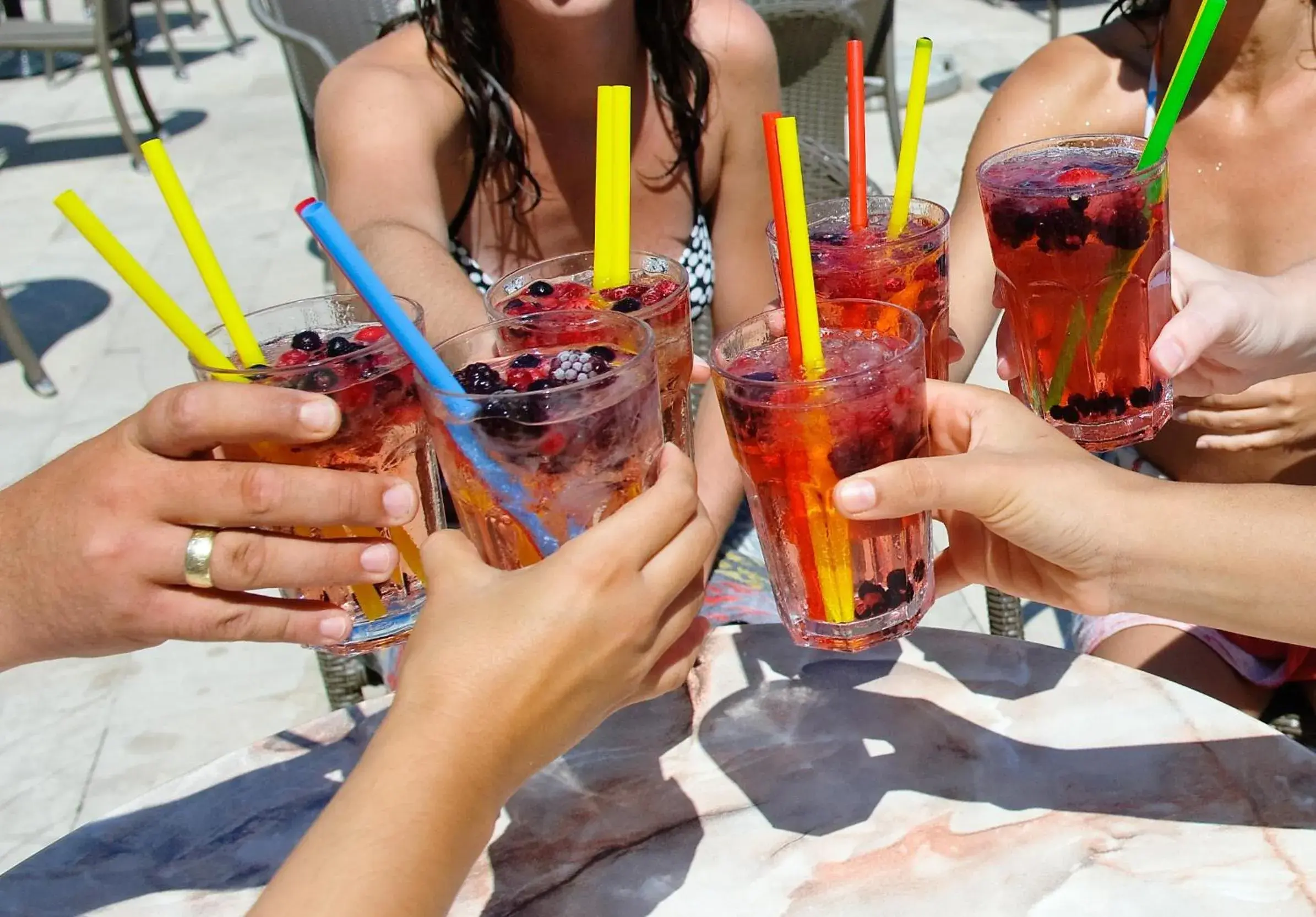 Lounge or bar in Fontana Bayside Park Lounge or bar in Fontana Bayside Park