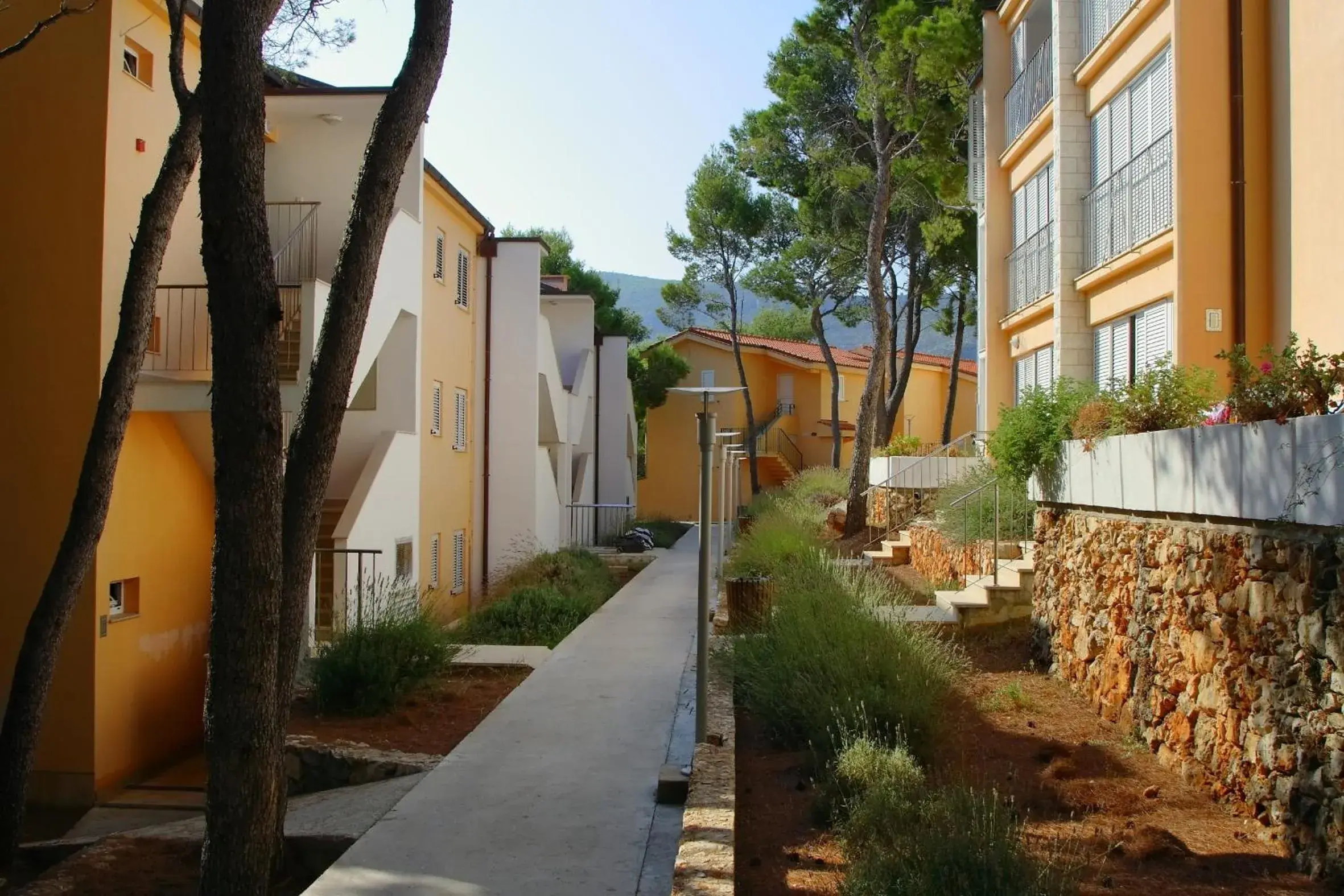 Facade/entrance in Fontana Bayside Park Facade/entrance in Fontana Bayside Park