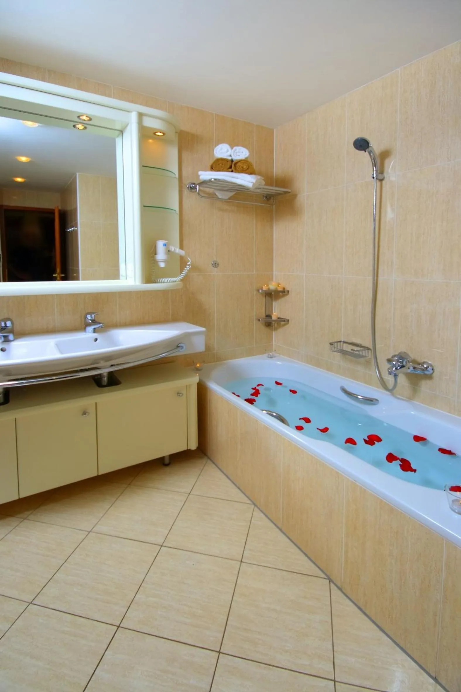 Bathroom in Fontana Bayside Park